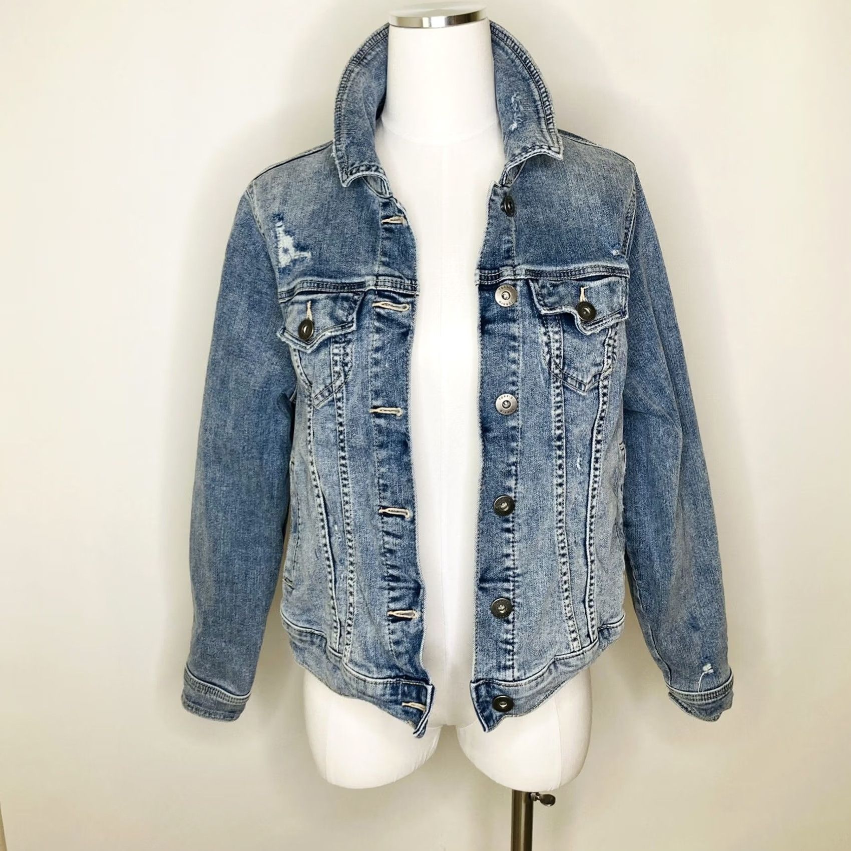 Torrid VINTAGE Torrid Denim Jean Distressed Jacket 00 Plus Size Light Wash Button Jacket Womens 0X Blue Spring Fall Winter Mens Womens Girls Boys Size 40" / US 18 - 2 Thumbnail