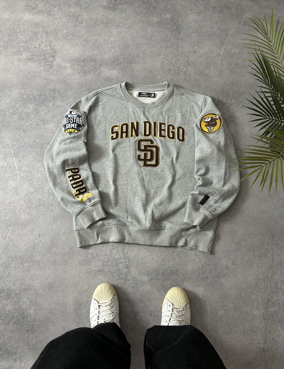 MLB Men's San Diego Padres Pro Standard Heathered GraySweatshirt Size US XL / EU 56 / 4 - 1 Thumbnail