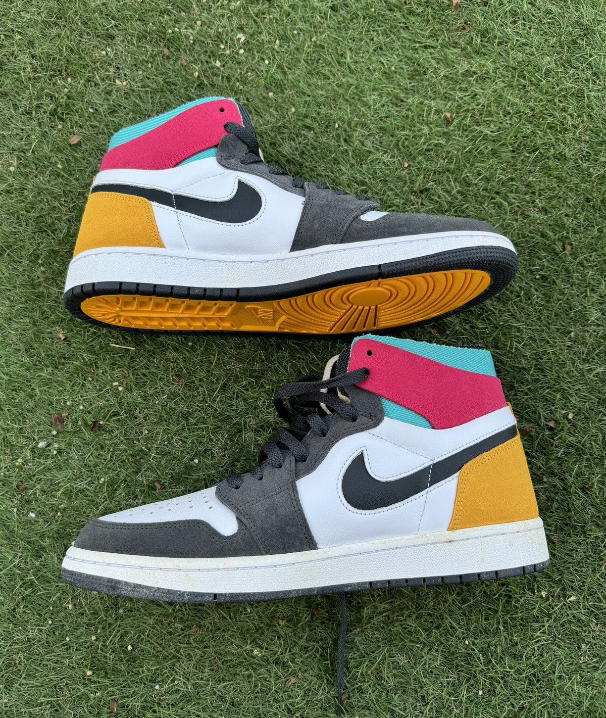 Nike AIR JORDAN 1 ZOOM AIR HIGH SNEAKERS Size US 10 / EU 43 - 4 Thumbnail