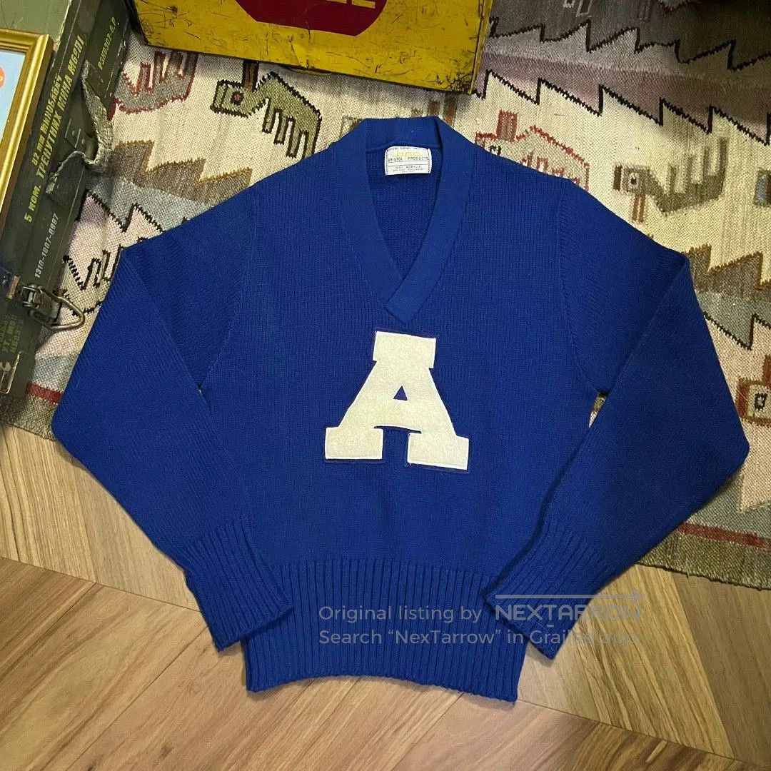 Vintage 70s Vintage Letterman Sweater in Blue. Size US M / EU 48-50 / 2 - 1 Thumbnail