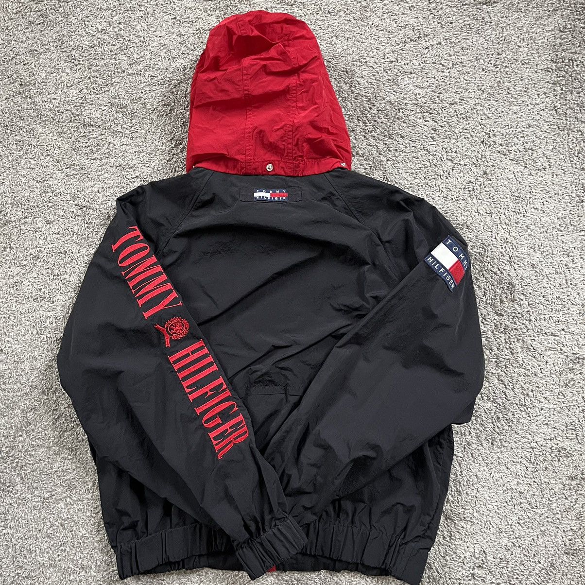 Tommy Hilfiger × Tommy Jeans 🔴Tommy Hilfiger Jacket Size XL Black Spellout Rare Vintage Size US XL / EU 56 / 4 - 11 Thumbnail