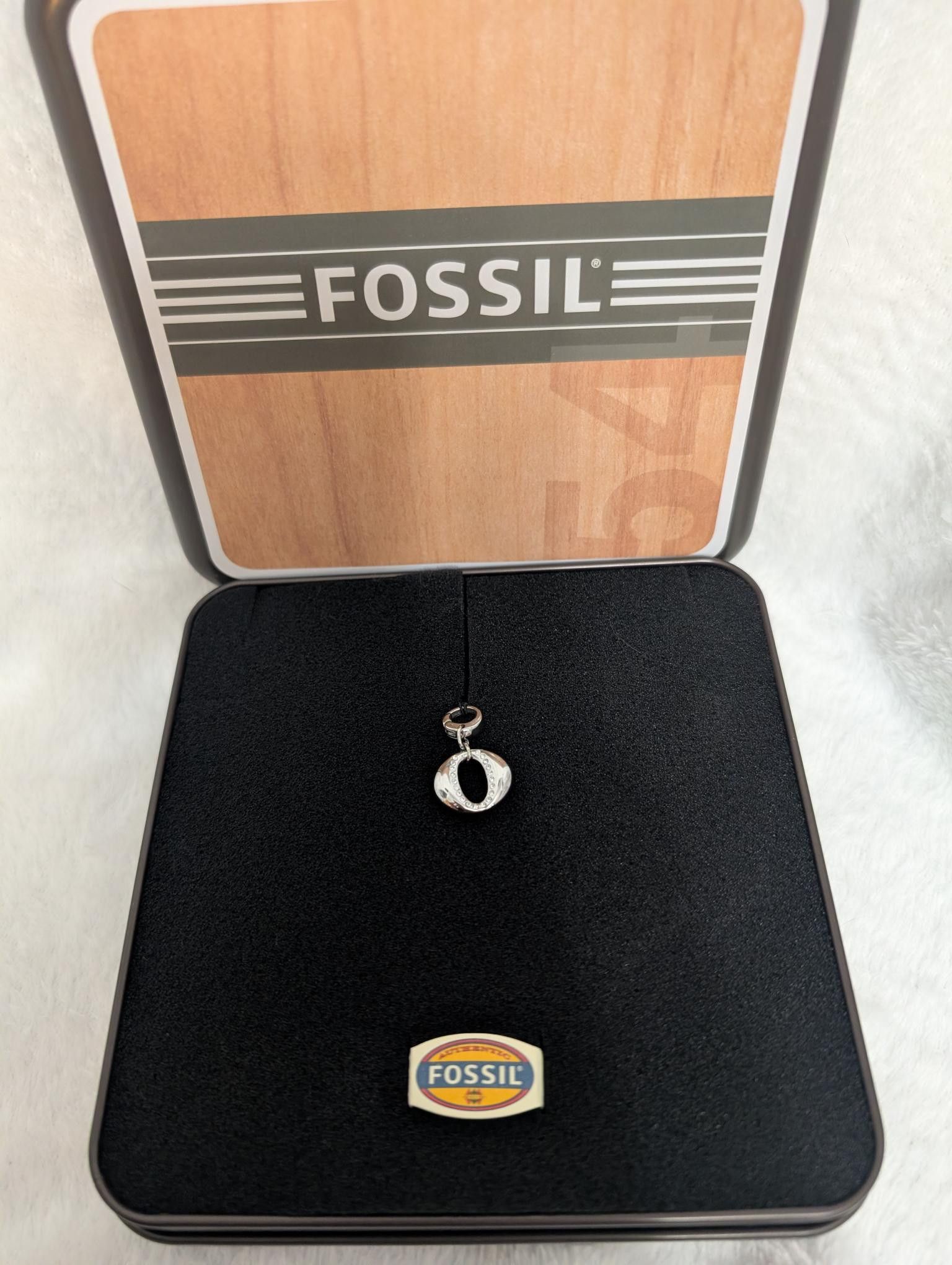 Fossil Fossil Charm in Tin and Box Size ONE SIZE - 1 Thumbnail