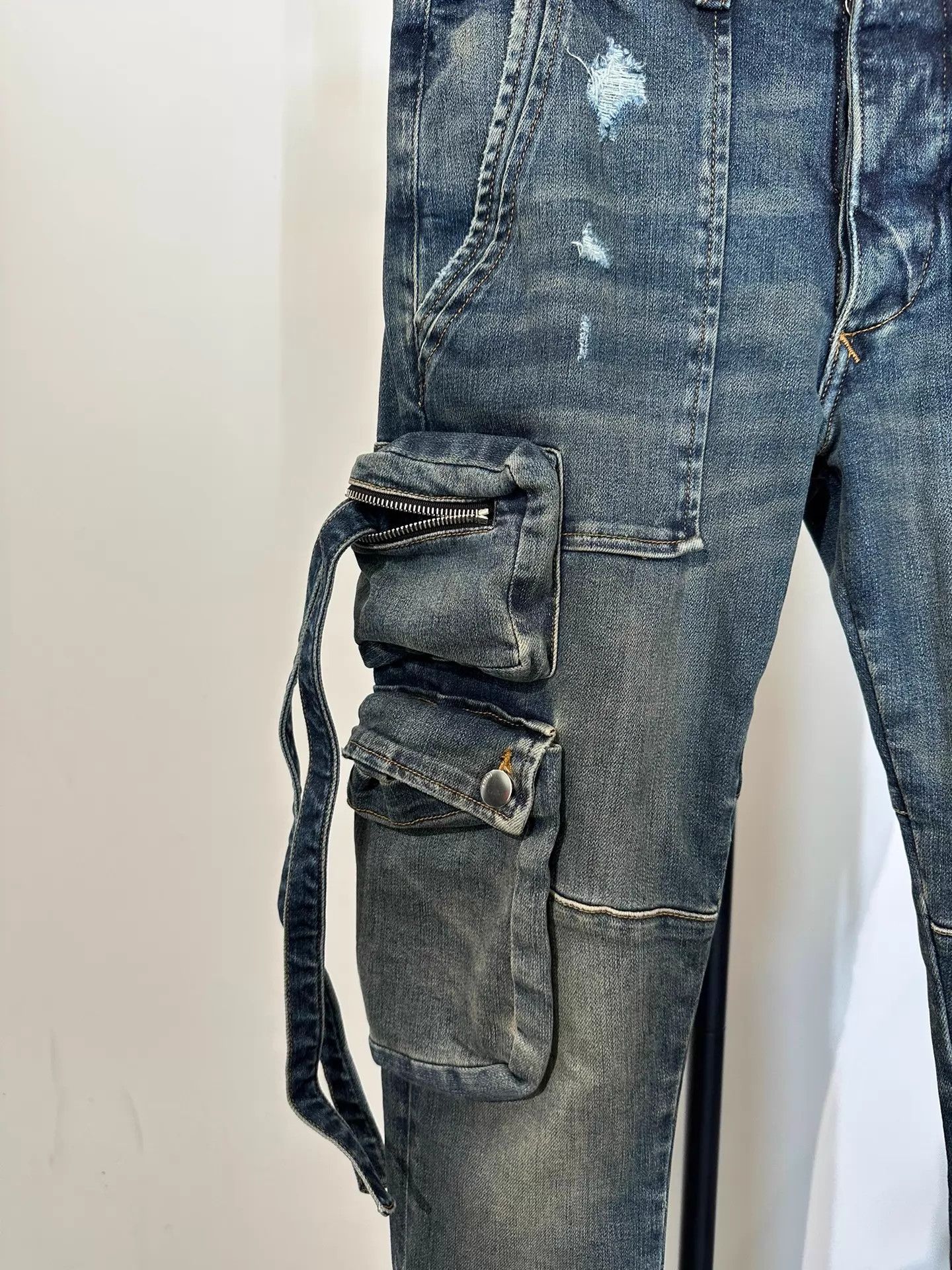 Amiri Amiri Multi-Pocket Strap Workwear Jeans W29 Size US 29 - 3 Thumbnail