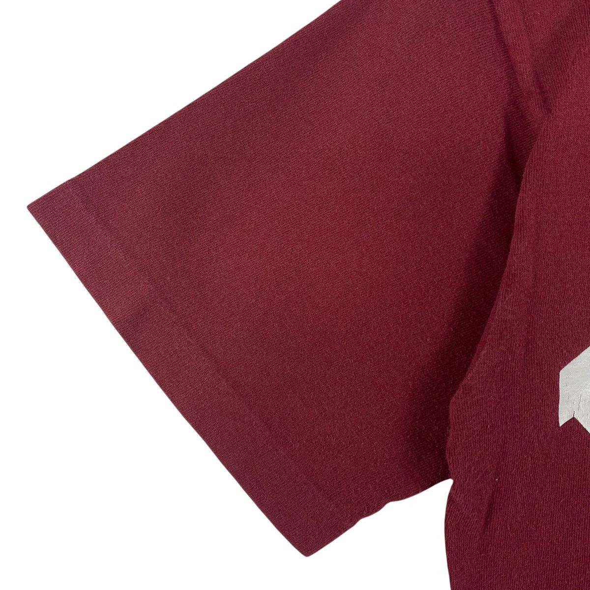 Vintage Vintage 90s YALE University Big spellout maroon colour tee Size US S / EU 44-46 / 1 - 6 Thumbnail