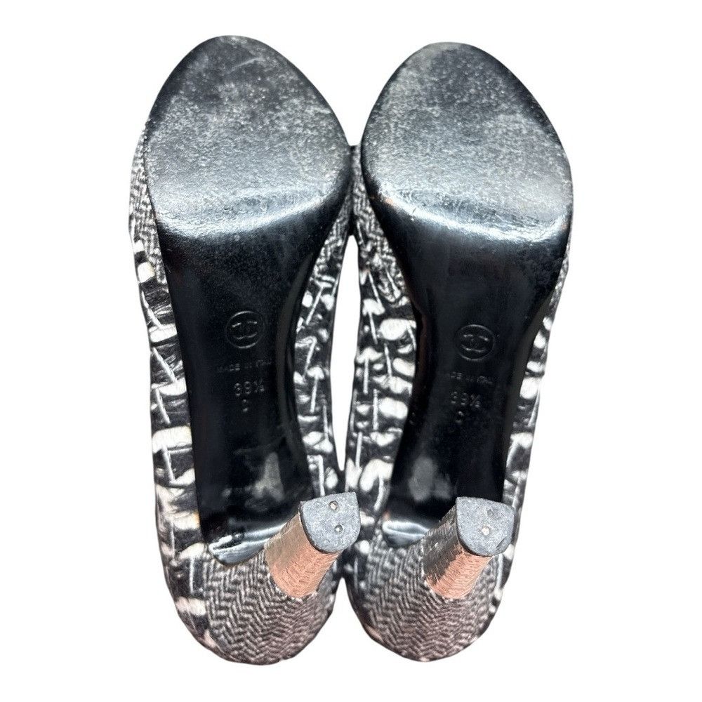 Chanel Chanel Tweed Zip Up Booties Black White CC Heels EU 39.5 US Size US 9.5 / IT 39.5 - 11 Thumbnail
