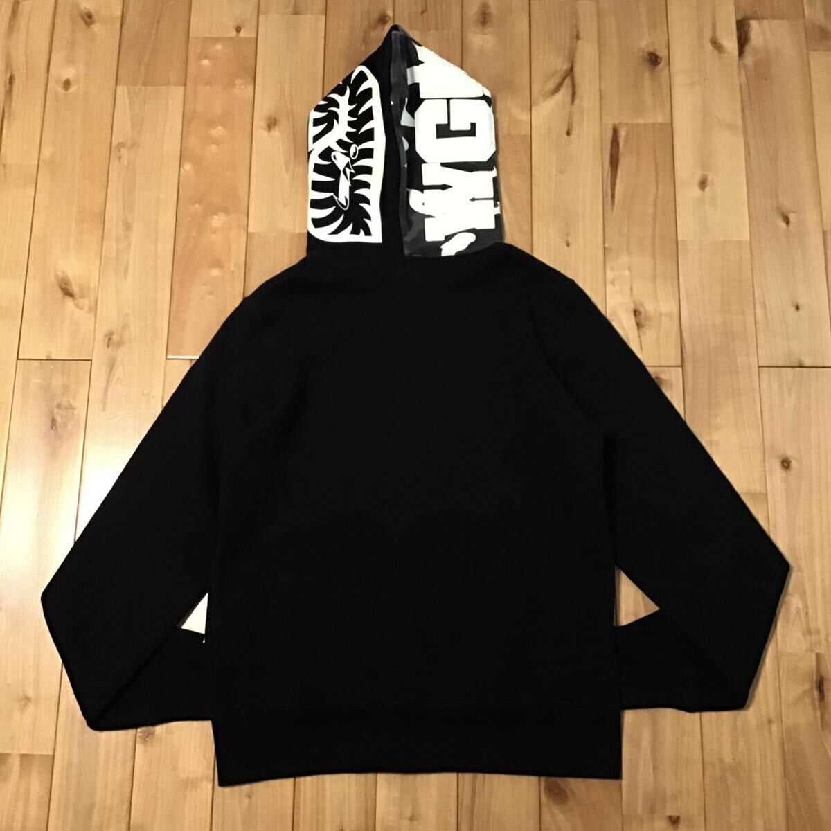 Bape 💫Glow in the dark💫 BAPE City camo shark full zip hoodie APE Size US M / EU 48-50 / 2 - 3 Thumbnail