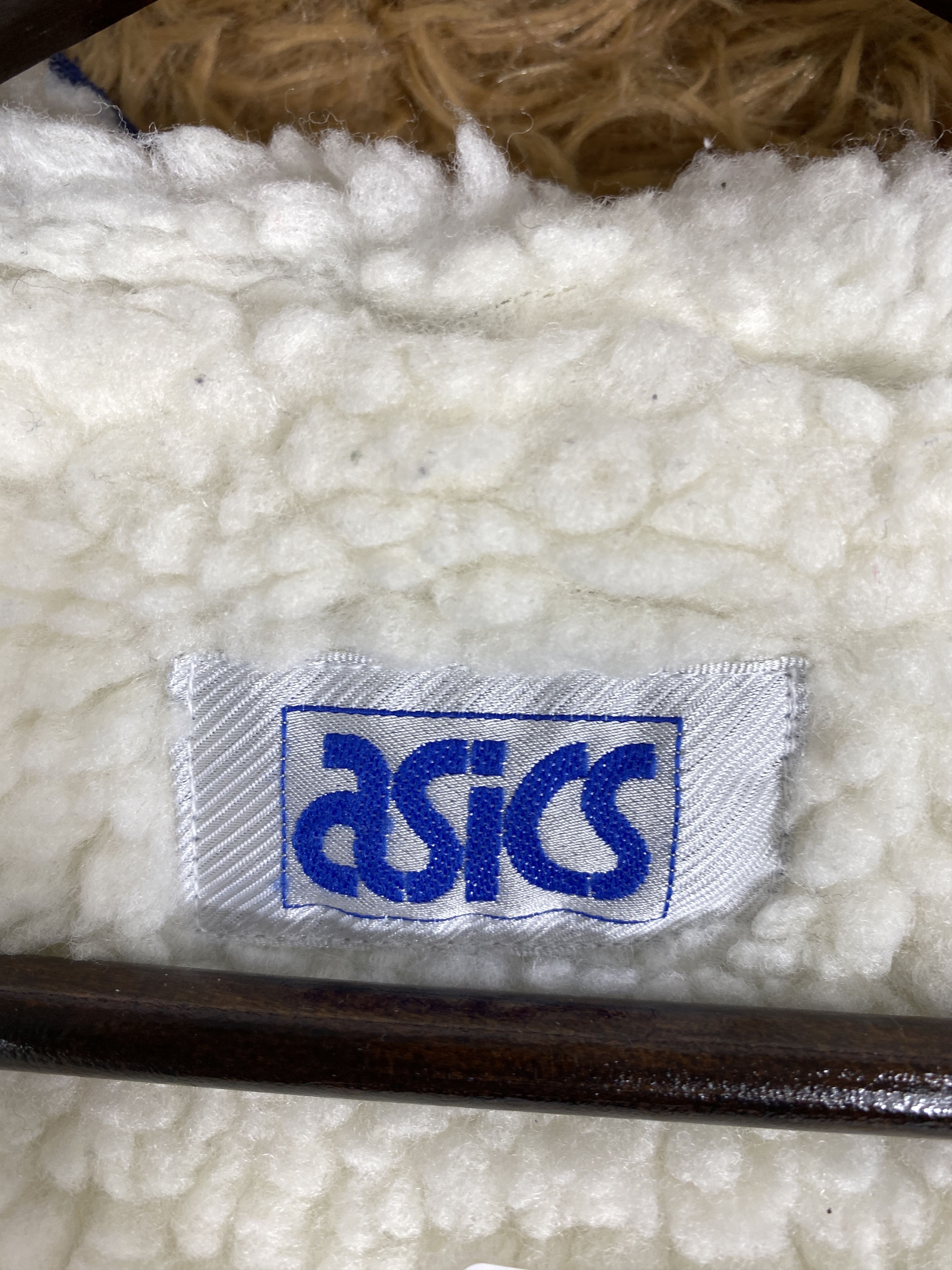 Asics Vintage Asics Sherpa Lining Hoodie Sweatshirt J2316 Size US L / EU 52-54 / 3 - 14 Thumbnail