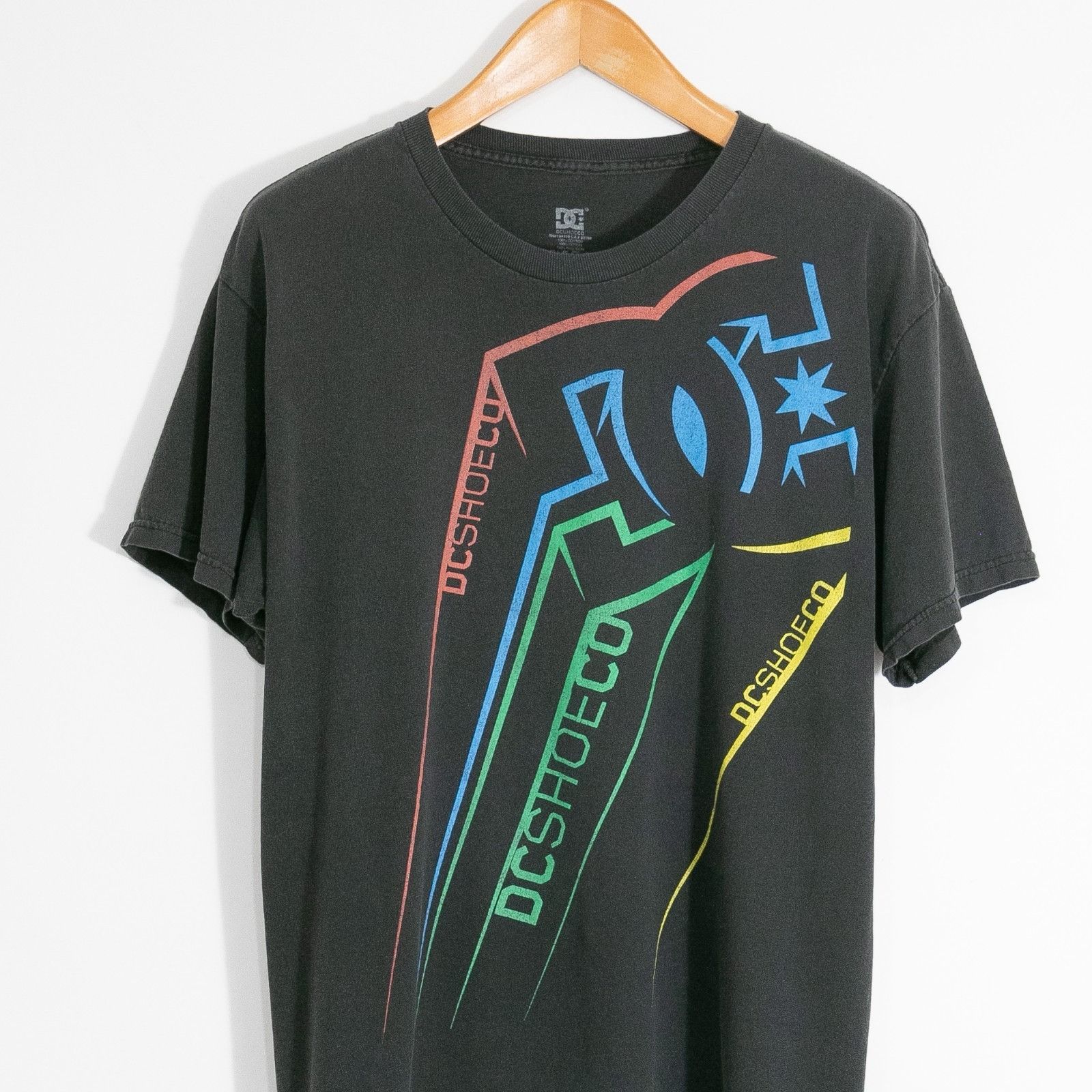 Vintage Vintage Y2K DC Shoes Skateboarding T Shirt Mens Large Skate Size US L / EU 52-54 / 3 - 2 Thumbnail