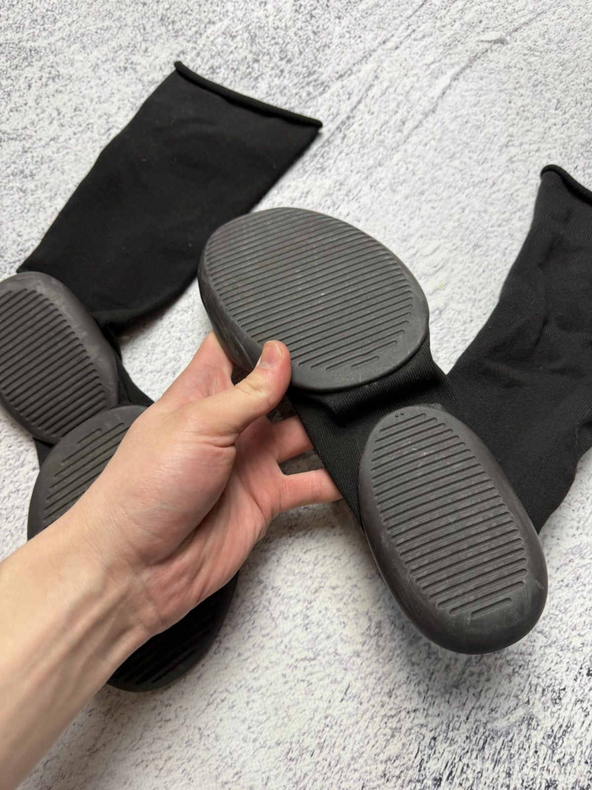 Kanye West Yeezy Pods Black Size 2 YZY Pod Size US 9.5 / EU 42-43 - 9 Thumbnail