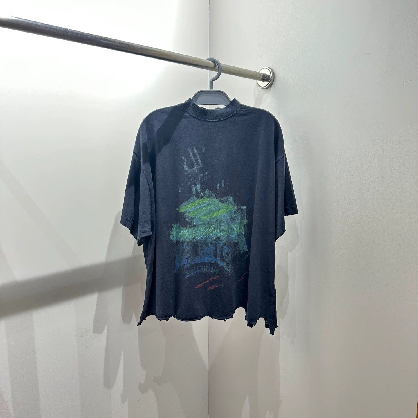 Balenciaga Balenciaga Graphic T-Shirt l Men Size US L / EU 52-54 / 3 - 1 Thumbnail