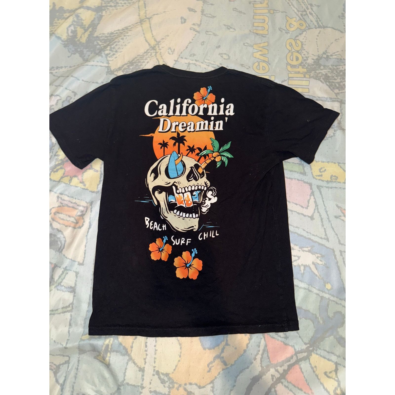 Other California Dreamin' Graphic T-Shirt - Mens Size US L / EU 52-54 / 3 - 3 Thumbnail