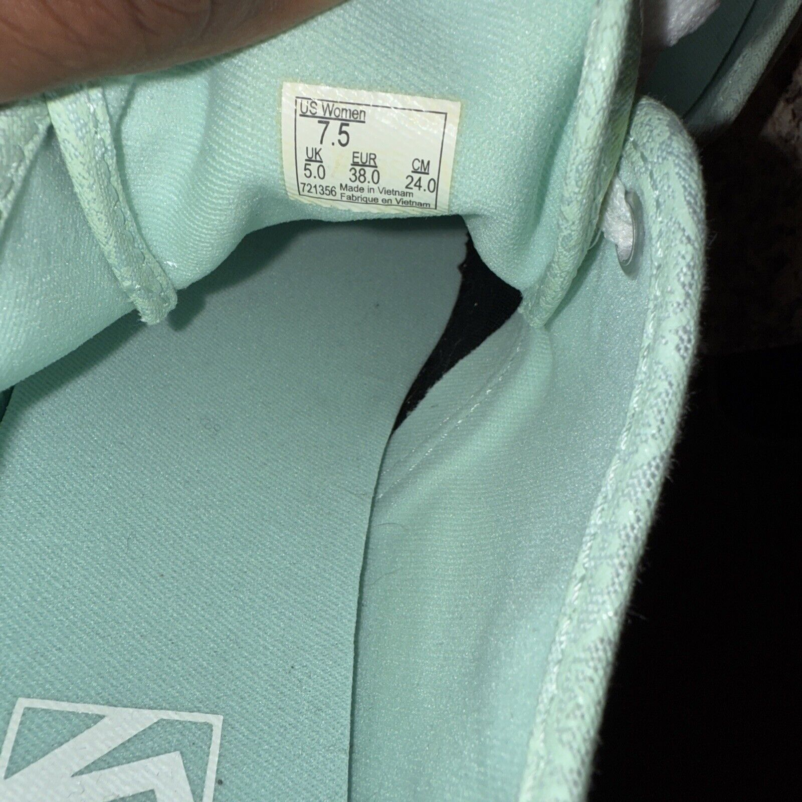 Vans VANS Women’s Sneakers Size 7.5 Mint Green Low Shoes Floral Size US 7.5 / IT 37.5 - 12 Thumbnail