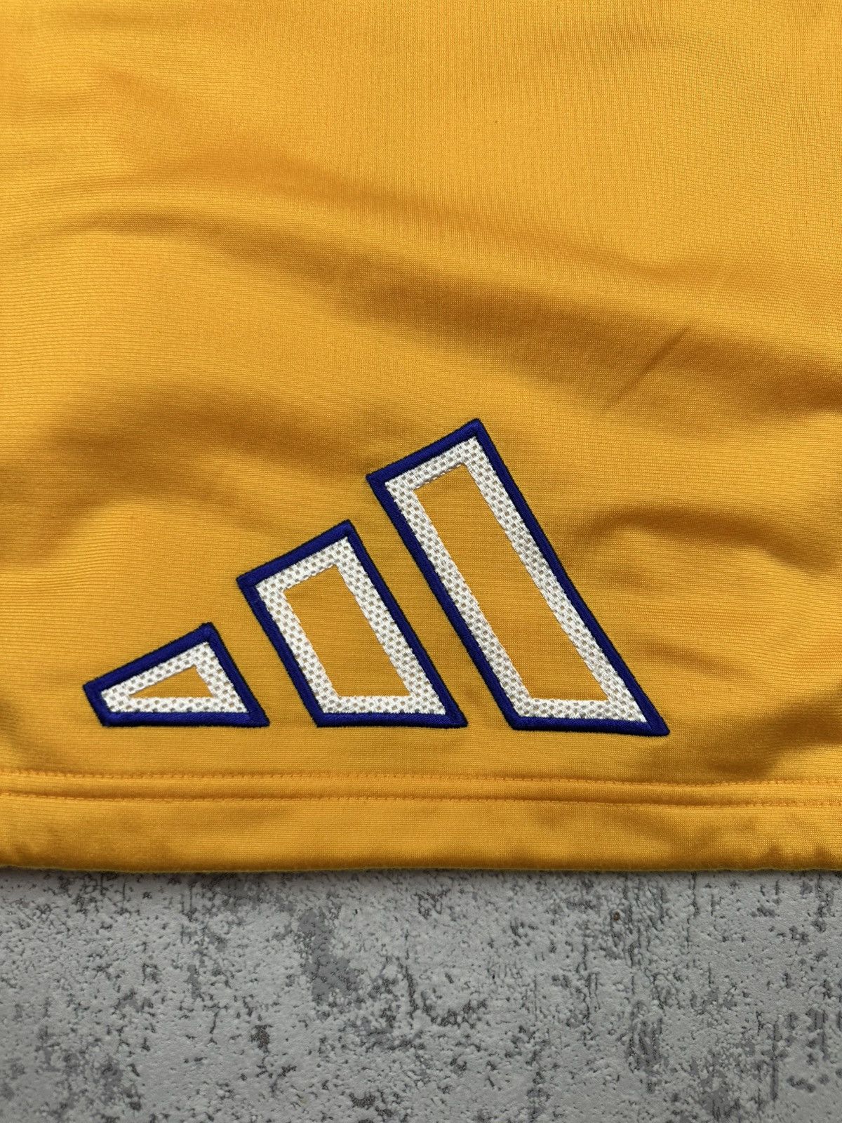 Adidas Adidas T-shirt Hood Zip L Vintage Size US L / EU 52-54 / 3 - 11 Thumbnail