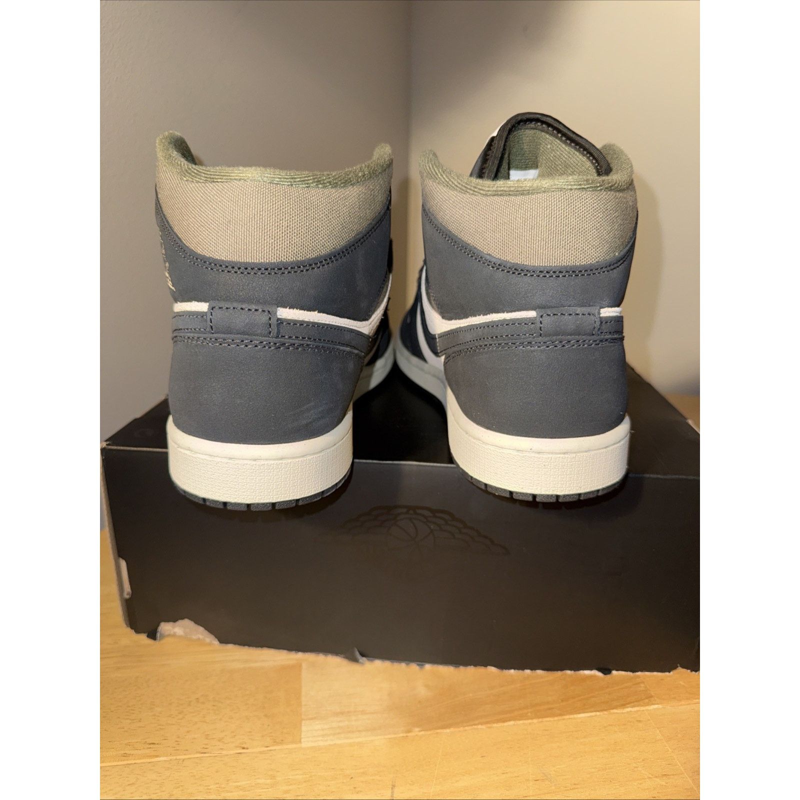 Nike Size 11 - Air Jordan 1 Mid Off Noir Medium Olive No Box Lid Size US 11 / EU 44 - 4 Thumbnail