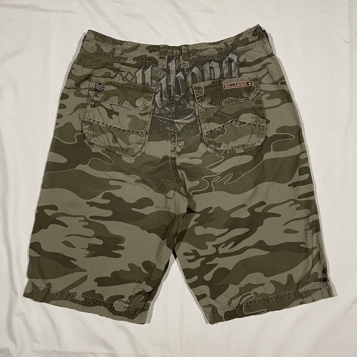Billabong Vintage Camo Billabong Big Logo Shorts Size US 32 / EU 48 - 1 Thumbnail