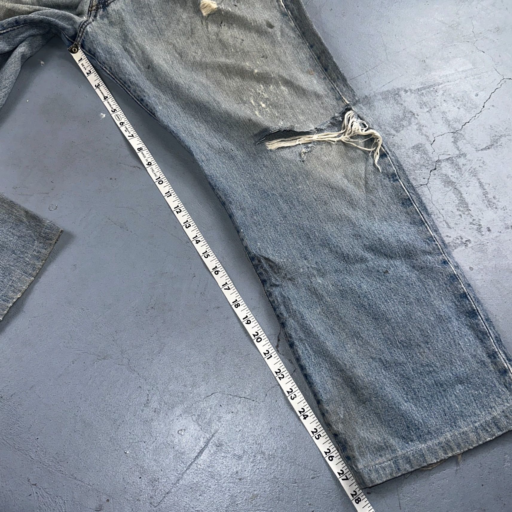 Levi's VINTAGE Levi's 501 Jeans Mens 40x30 Straight Leg Blue Light Wash 90s Denim Size US 40 / EU 56 - 5 Thumbnail