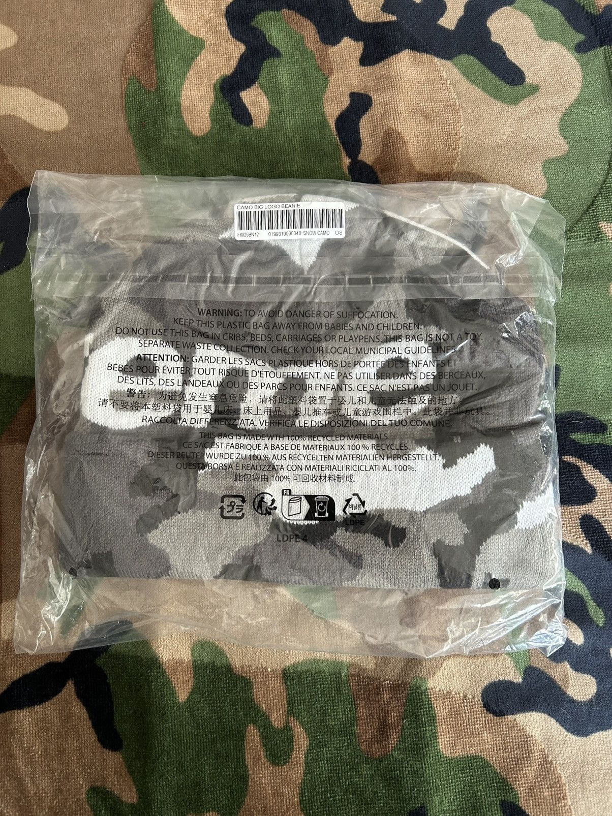 Supreme Supreme Big Logo Beanie Snow Camo FW25 Size ONE SIZE - 4 Thumbnail