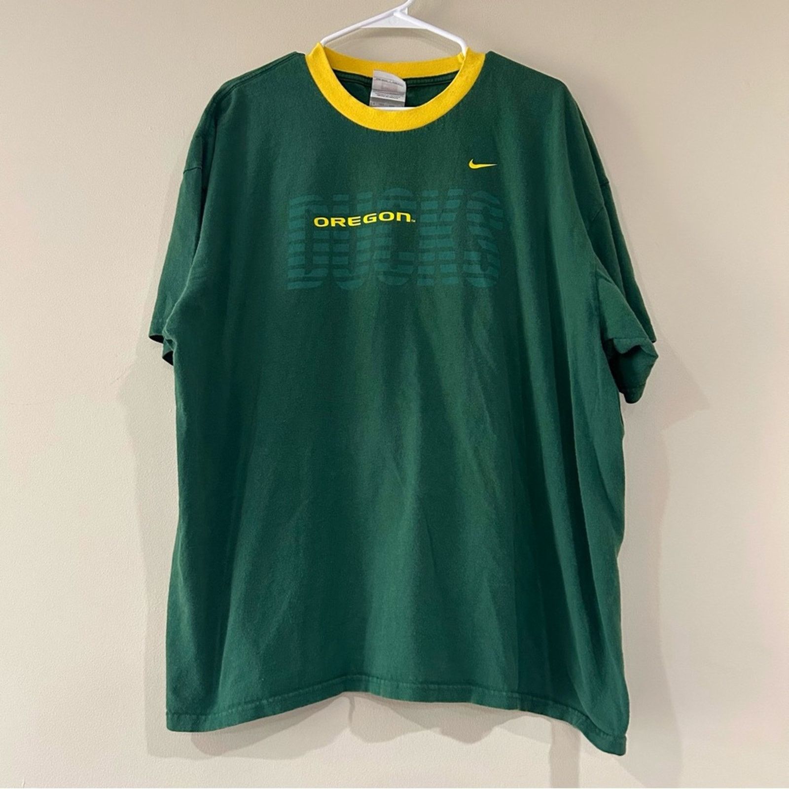 Nike Vintage Nike Oregon Ducks Shirt Size US XXL / EU 58 / 5 - 1 Thumbnail