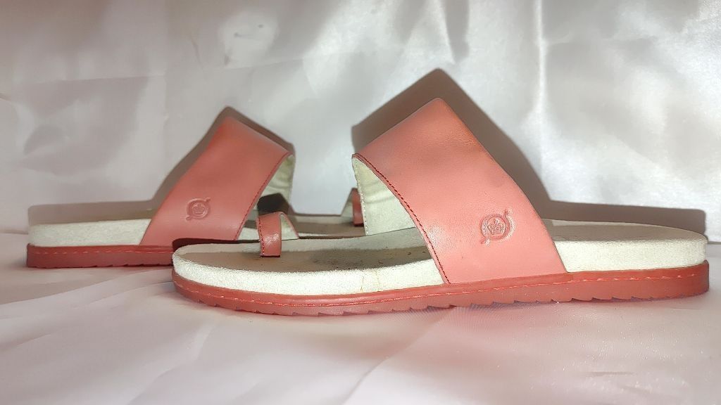 Born Born Inslo Leather Toe Loop Sandal Size 9M Size US 9 / IT 39 - 4 Thumbnail