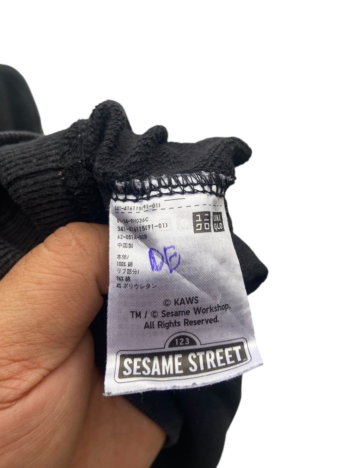 Kaws × Peanuts × Uniqlo Uniqlo Kaws Sweatshirt Size US L / EU 52-54 / 3 - 3 Thumbnail