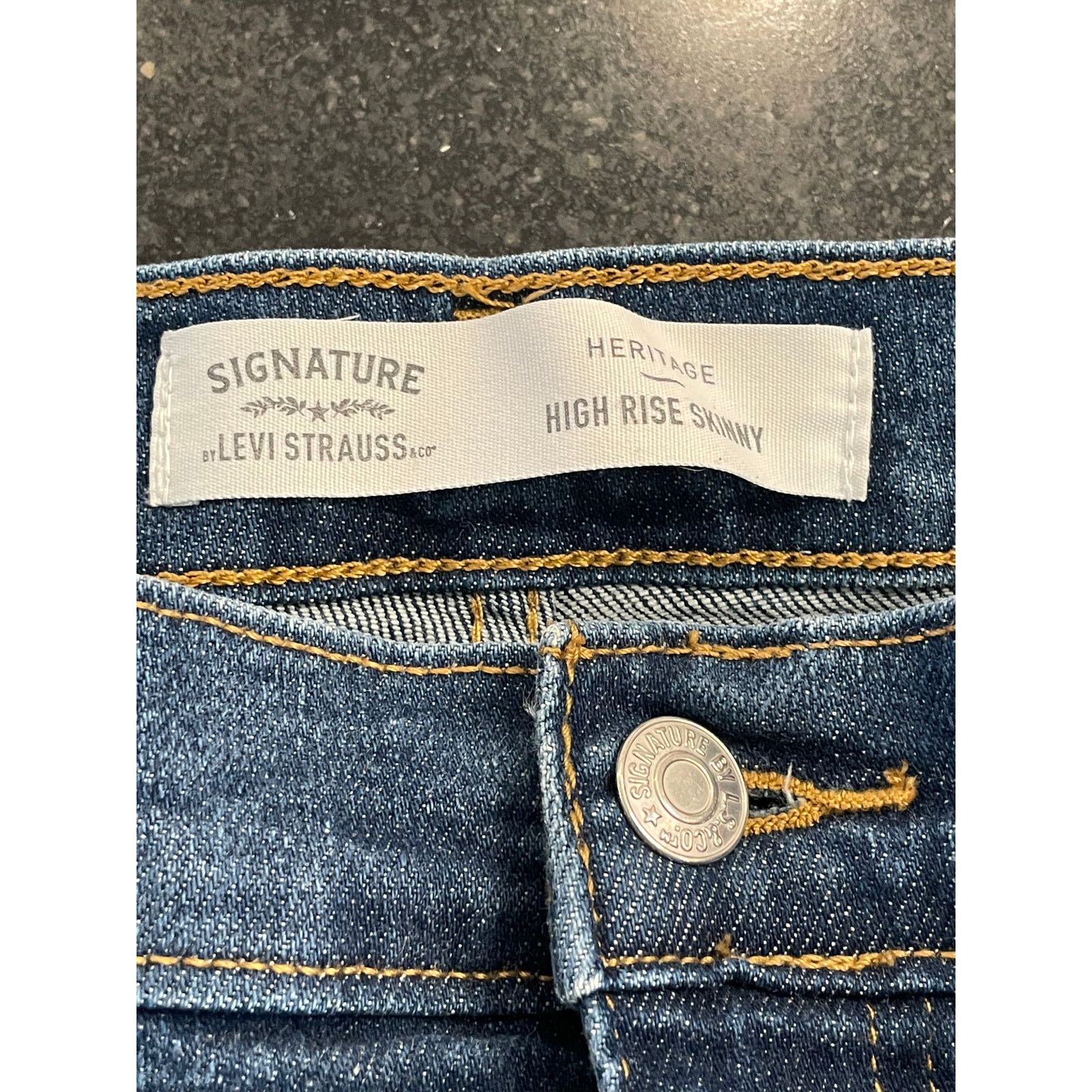 Levi's Levi's hi rise distressed skinny jean 12 w31 Size 34" / US 12 / IT 48 - 3 Thumbnail