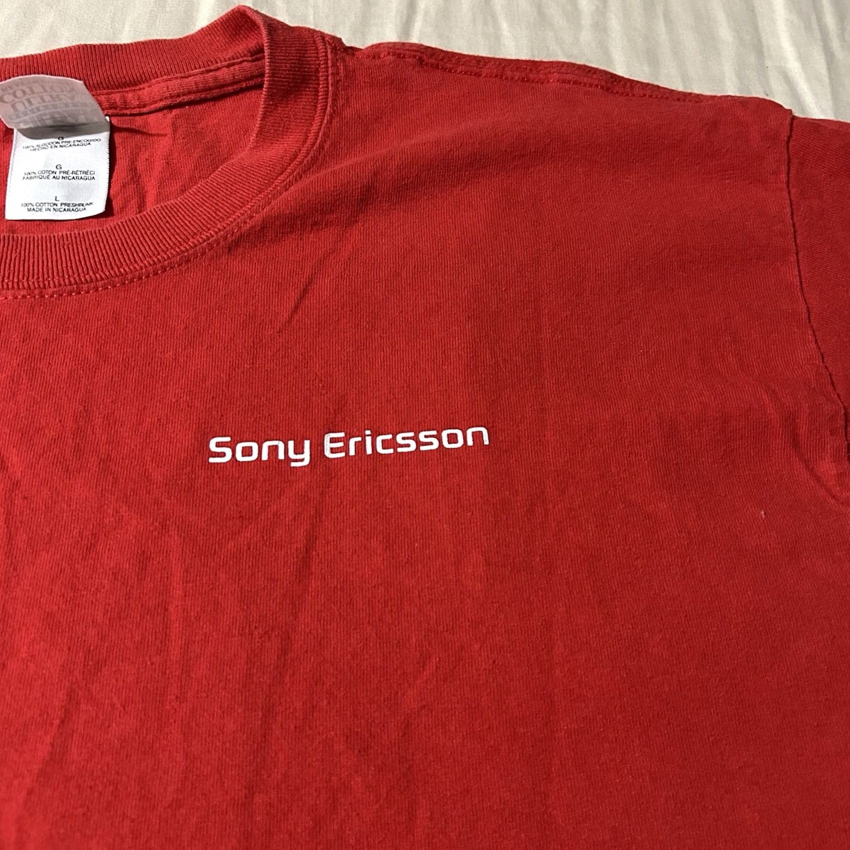 Gildan VINTAGE Sony Ericsson I Love Music Promo Shirt L Red Mens T-Shirt Y2K Size US L / EU 52-54 / 3 - 4 Thumbnail