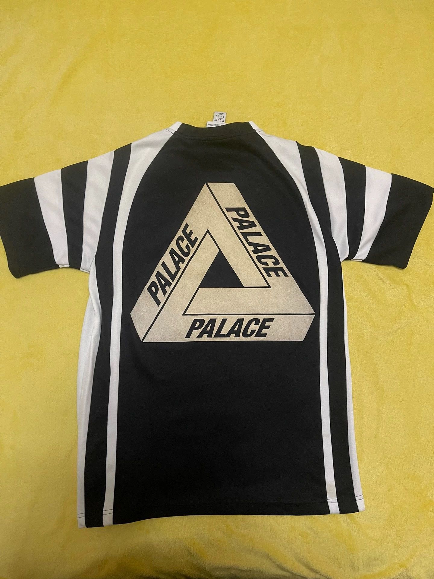 Palace Palace x Adidas Black White Panda Big Triangle Jersey M Size US M / EU 48-50 / 2 - 1 Thumbnail