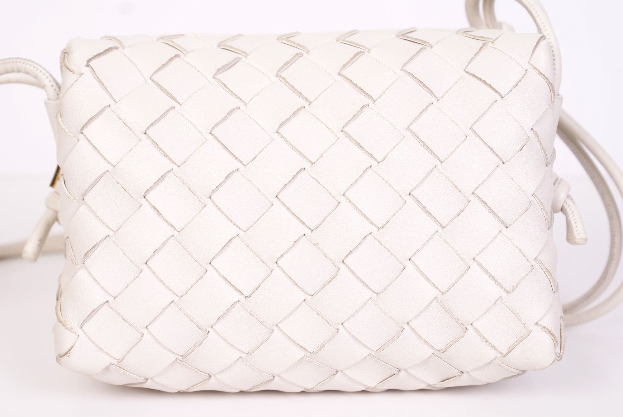 Bottega Veneta Bottega Veneta Leather Mini Loop Camera Shoulder Bag White Size ONE SIZE - 10 Thumbnail