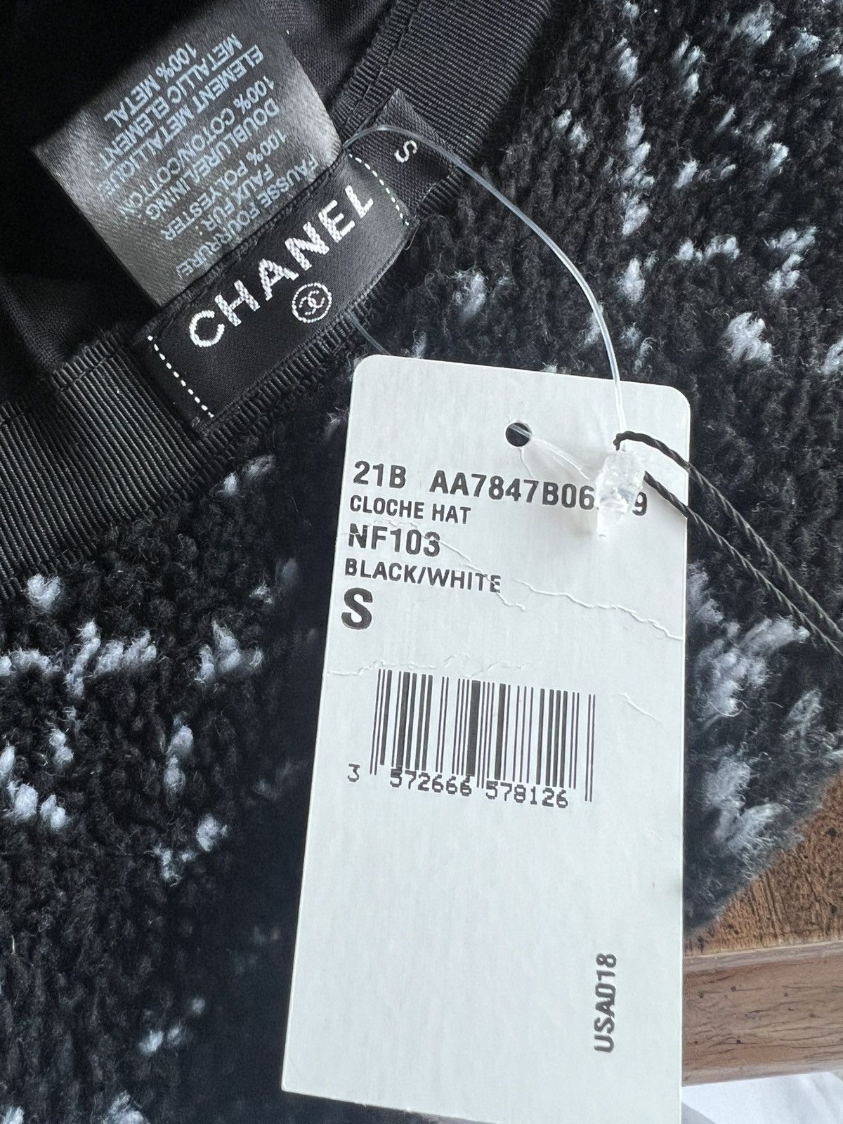 Chanel Chanel Authentic Faux Fur Chloche BNWT SZ 56 Iconic CC Logo Size ONE SIZE - 6 Thumbnail