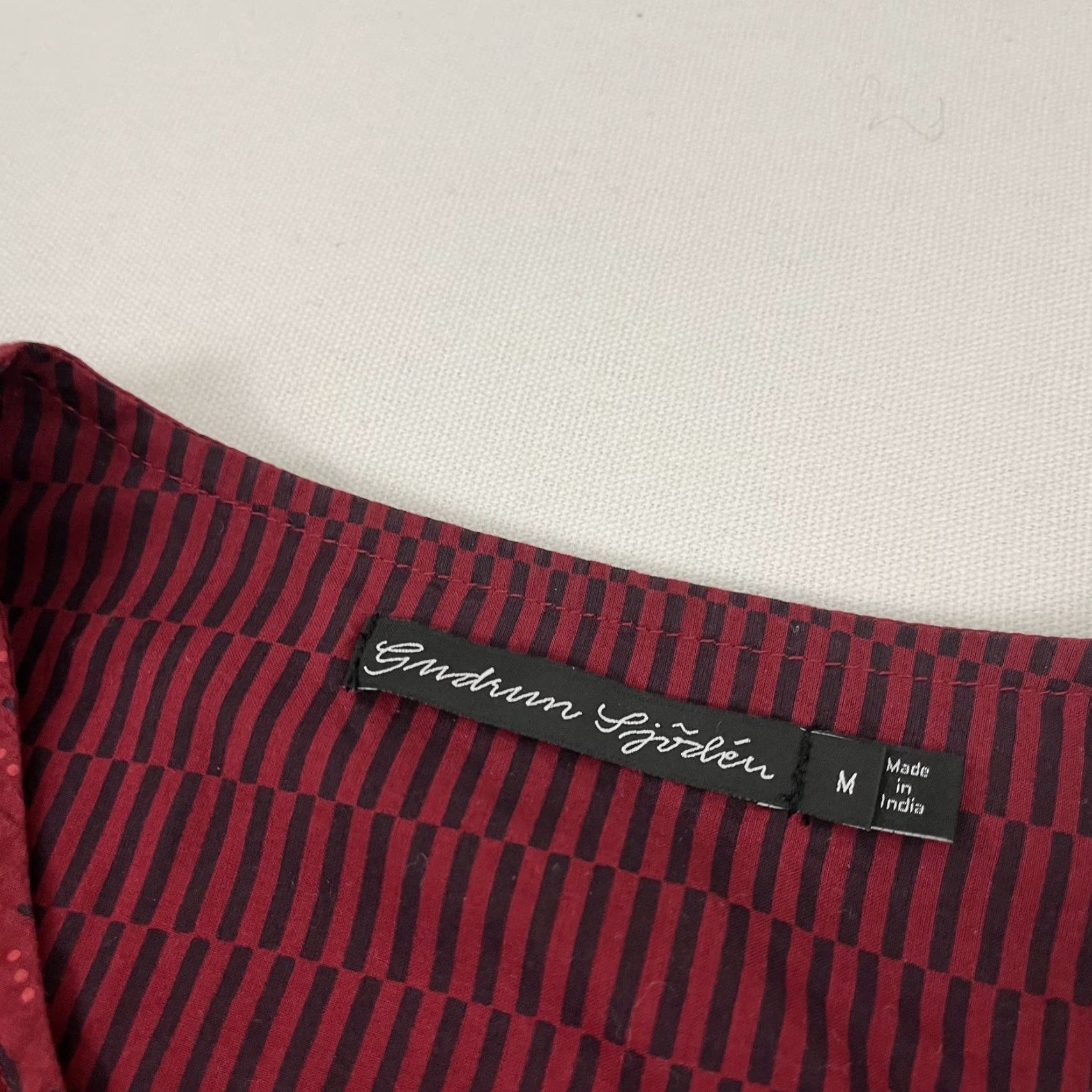 Vintage Gudrun Sjoden Tunic Blouse Womens M Red Organic Cotton Artsy Whimsical Floral 3/4 Sleeve Casual Shirt, Regular Fit, 100% Cotton Women’s Medium Red Size M / US 6-8 / IT 42-44 - 2 Thumbnail