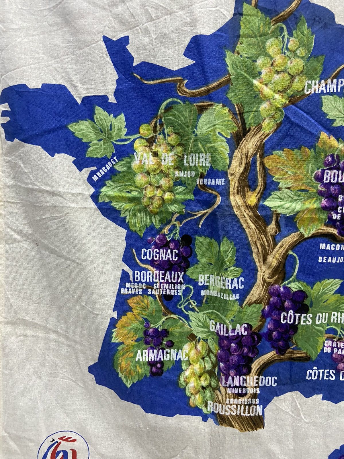 Other VINTAGE 90’s VIGNOBLES DE FRANCE WINE CITY POSTER Size ONE SIZE - 7 Thumbnail
