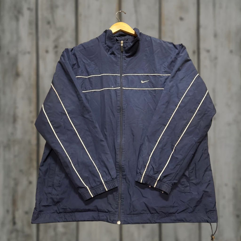 Nike VTG Nike Windbreaker Jacket 2XL Navy Blue Fullzip Striped Nylon Mens Size US XXL / EU 58 / 5 - 1 Thumbnail