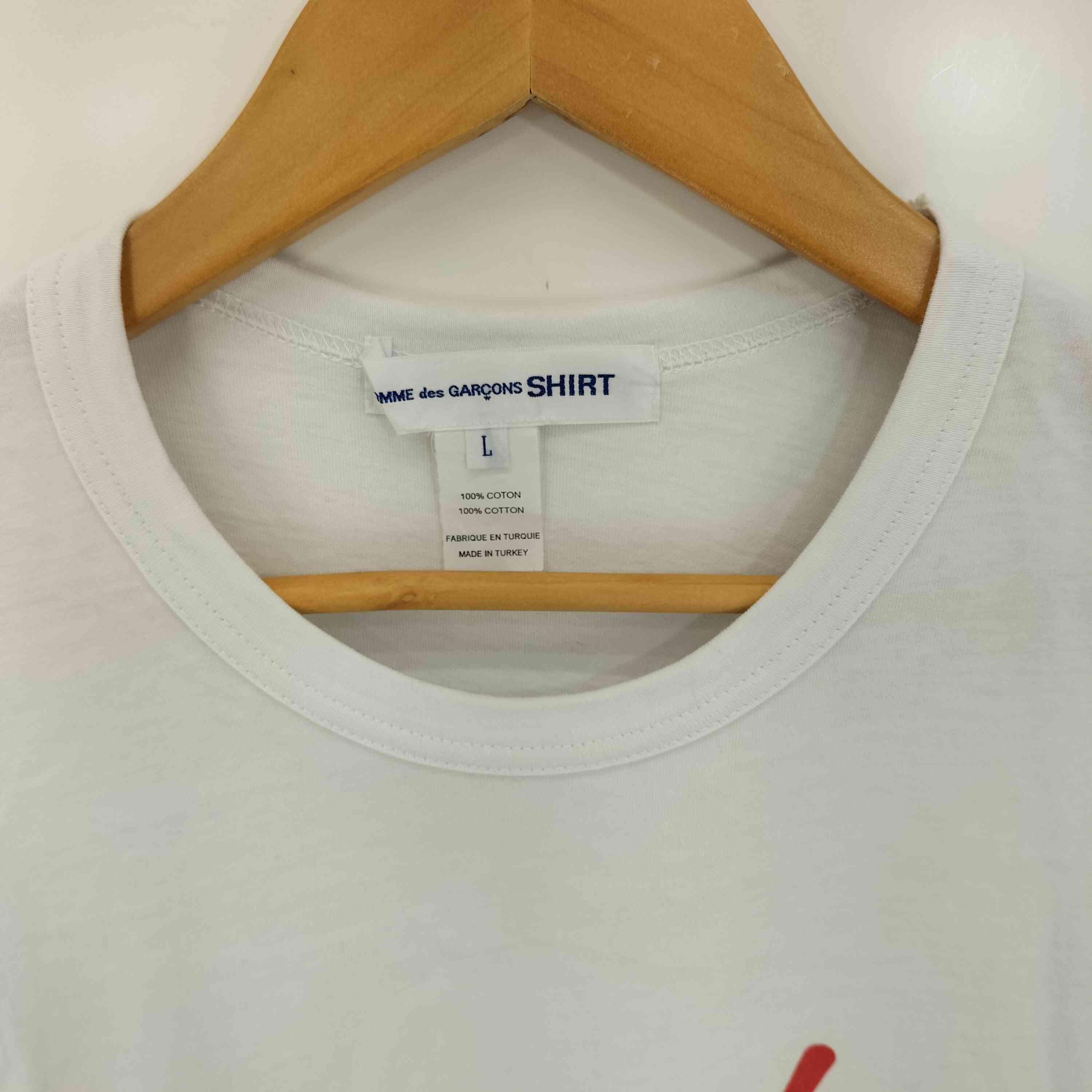 Comme des Garcons SHIRT T-Shirts Crewneck Short Sleeve Cotton Print White Red Size US L / EU 52-54 / 3 - 3 Thumbnail