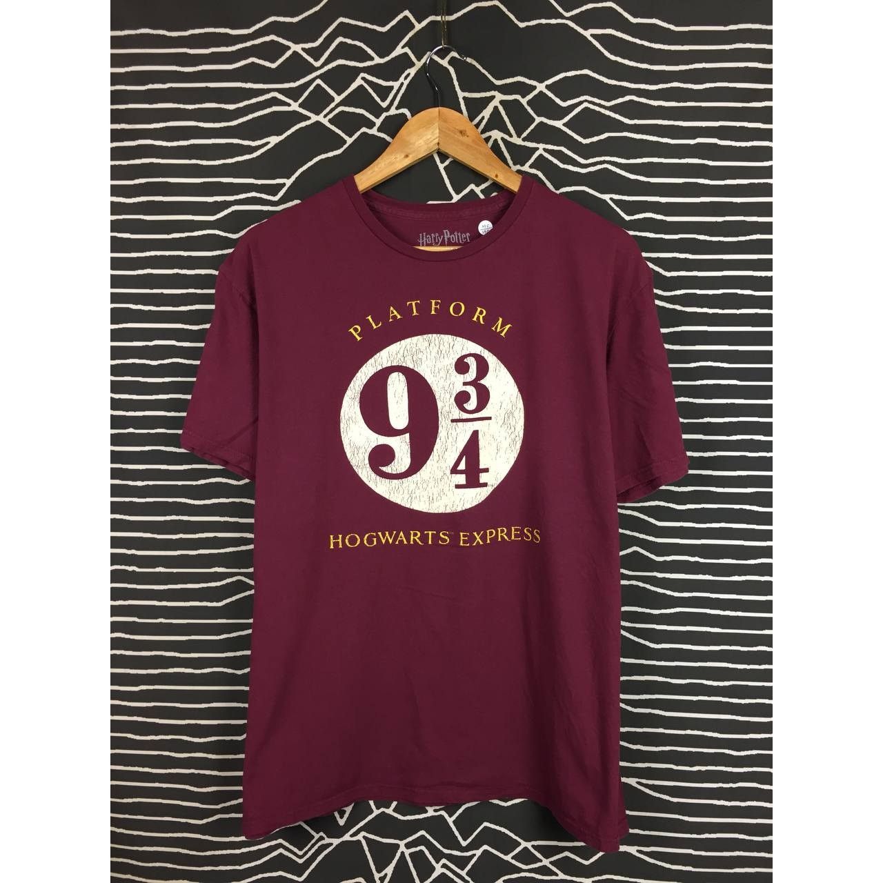 Vintage Harry Potter Platform 9 3/4 Hogwarts Express Movie Tee Size US XL / EU 56 / 4 - 1 Thumbnail