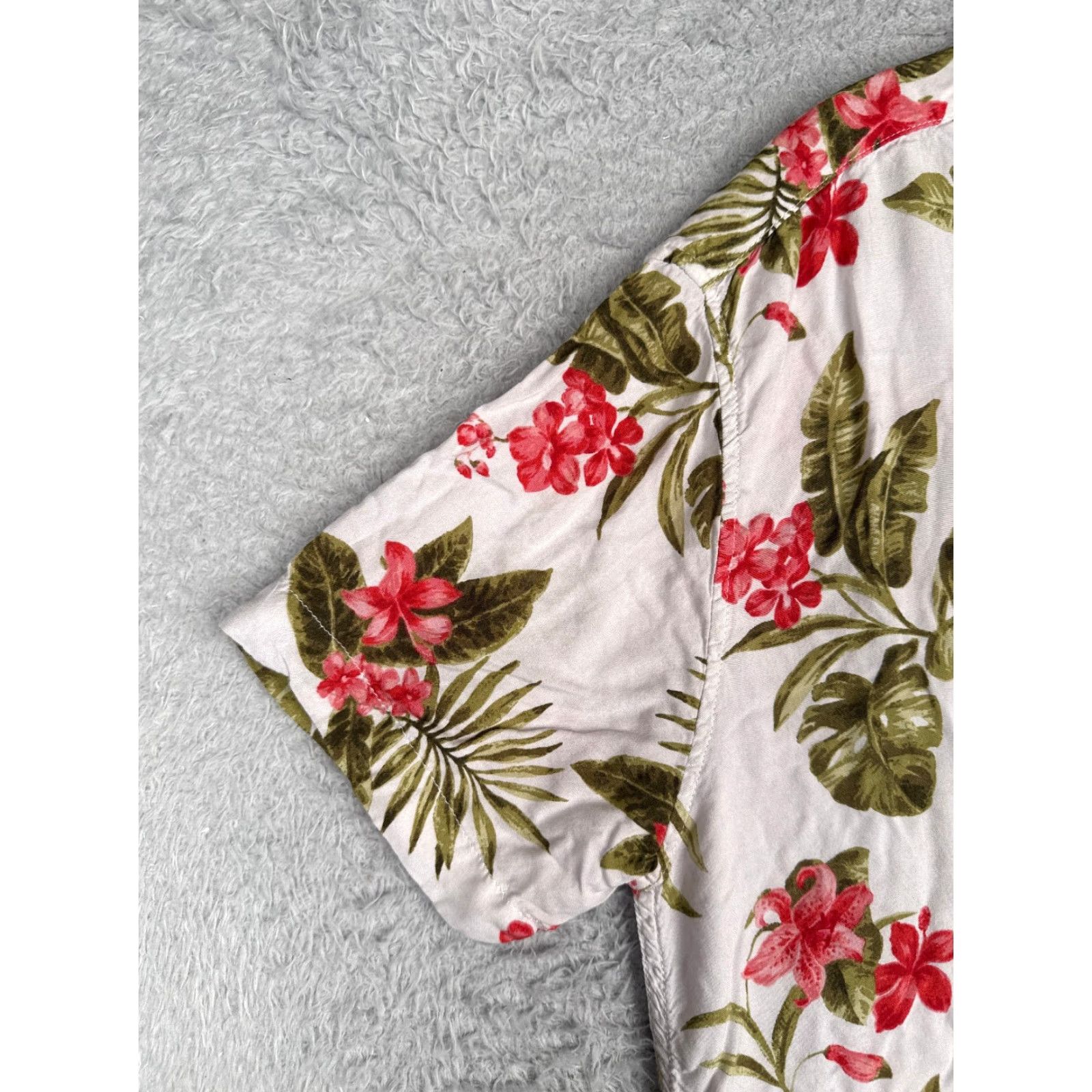 Vintage St. John's Bay Shirt Men L White Floral Hawaiian 100% Rayon Pocket Button-Up Classic Short Sleeve Casual Mens Size US L / EU 52-54 / 3 - 3 Thumbnail