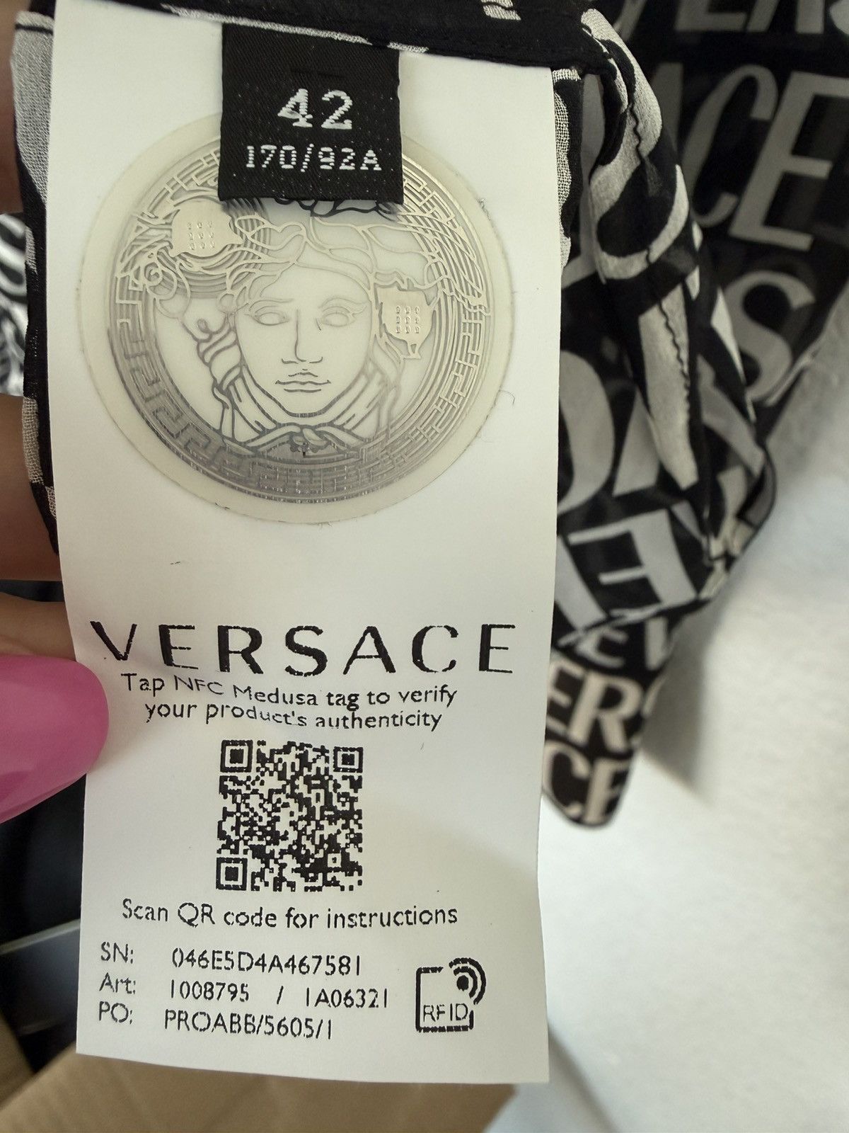 Versace Versace All Over Logo Printed Shirt Men's Size 42 Size US XS / EU 42 / 0 - 3 Thumbnail