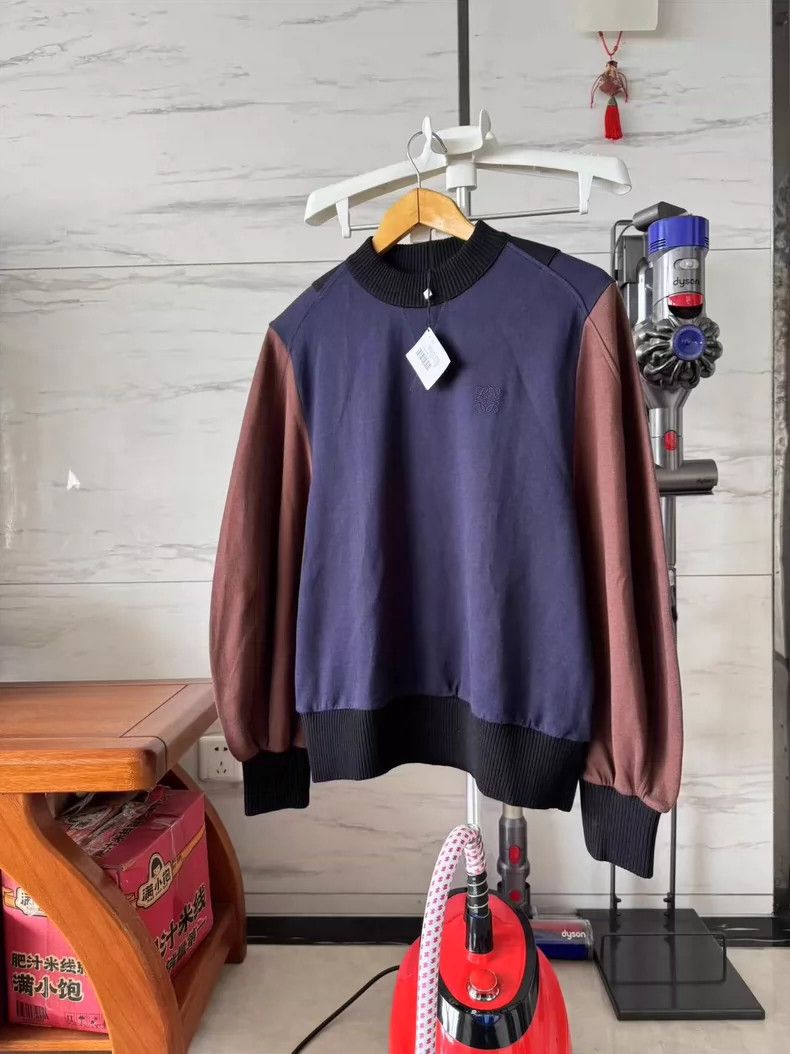 LOEWE Women's Sweatshirt with Tag-dmc