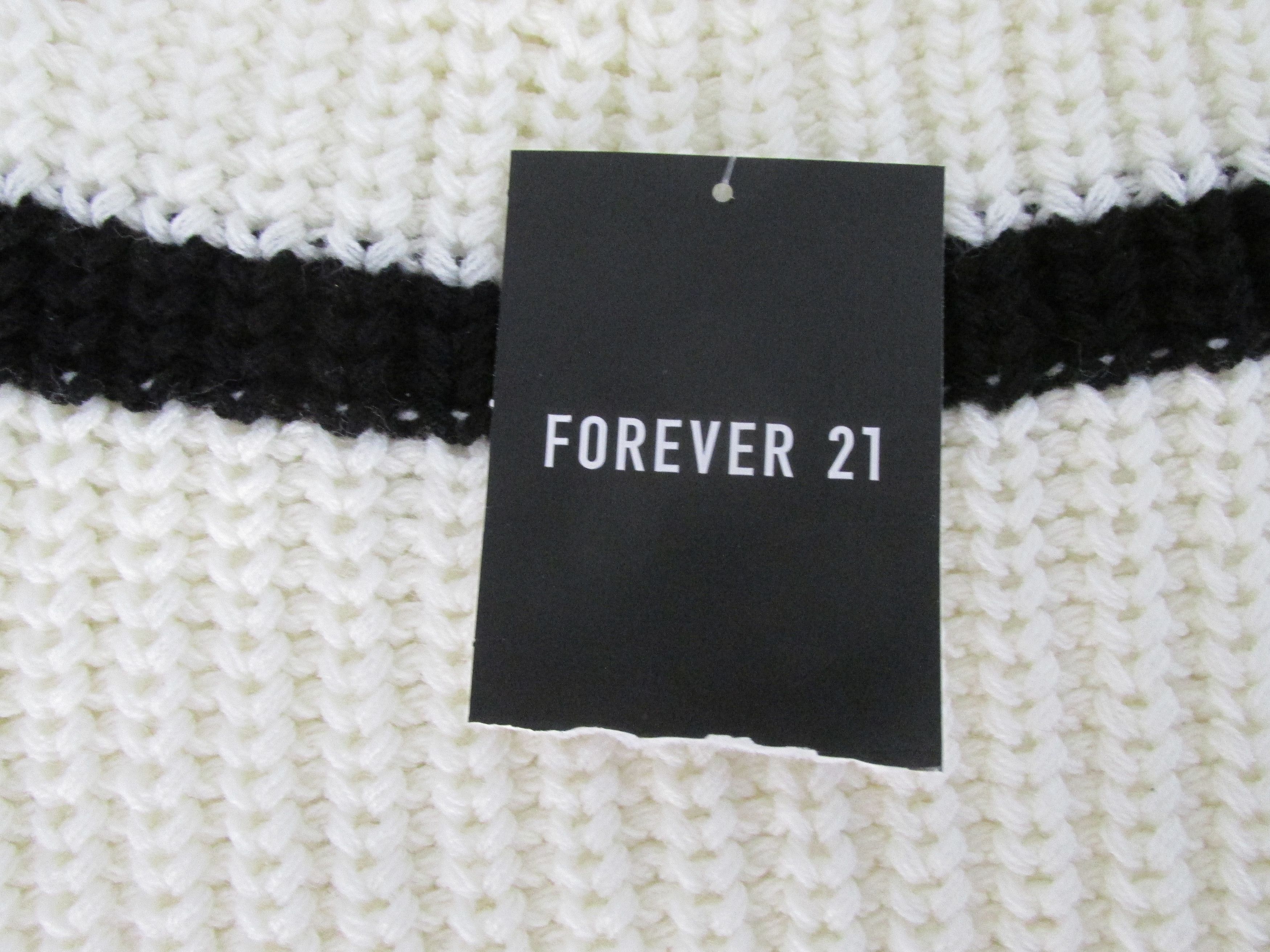 Forever 21 Forever 21 (NWT)Women's Distressed Sweater Size Medium Size M / US 6-8 / IT 42-44 - 6 Thumbnail