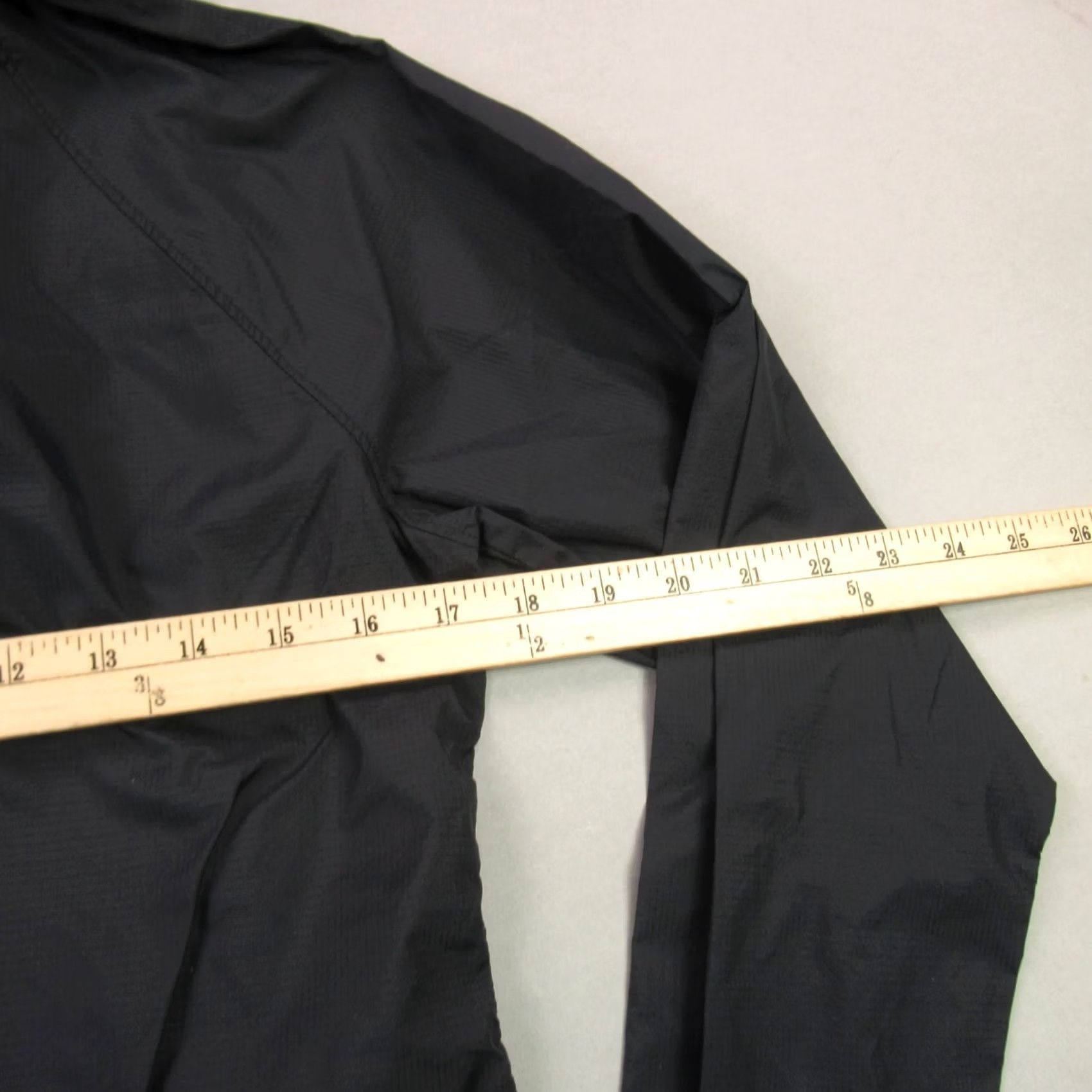 Champion Champion Jacket Womens Small Petite Long Sleeve Full Zip Pockets Lightweight Windbreaker Black 90s Optional? Size S / US 4 / IT 40 - 6 Thumbnail