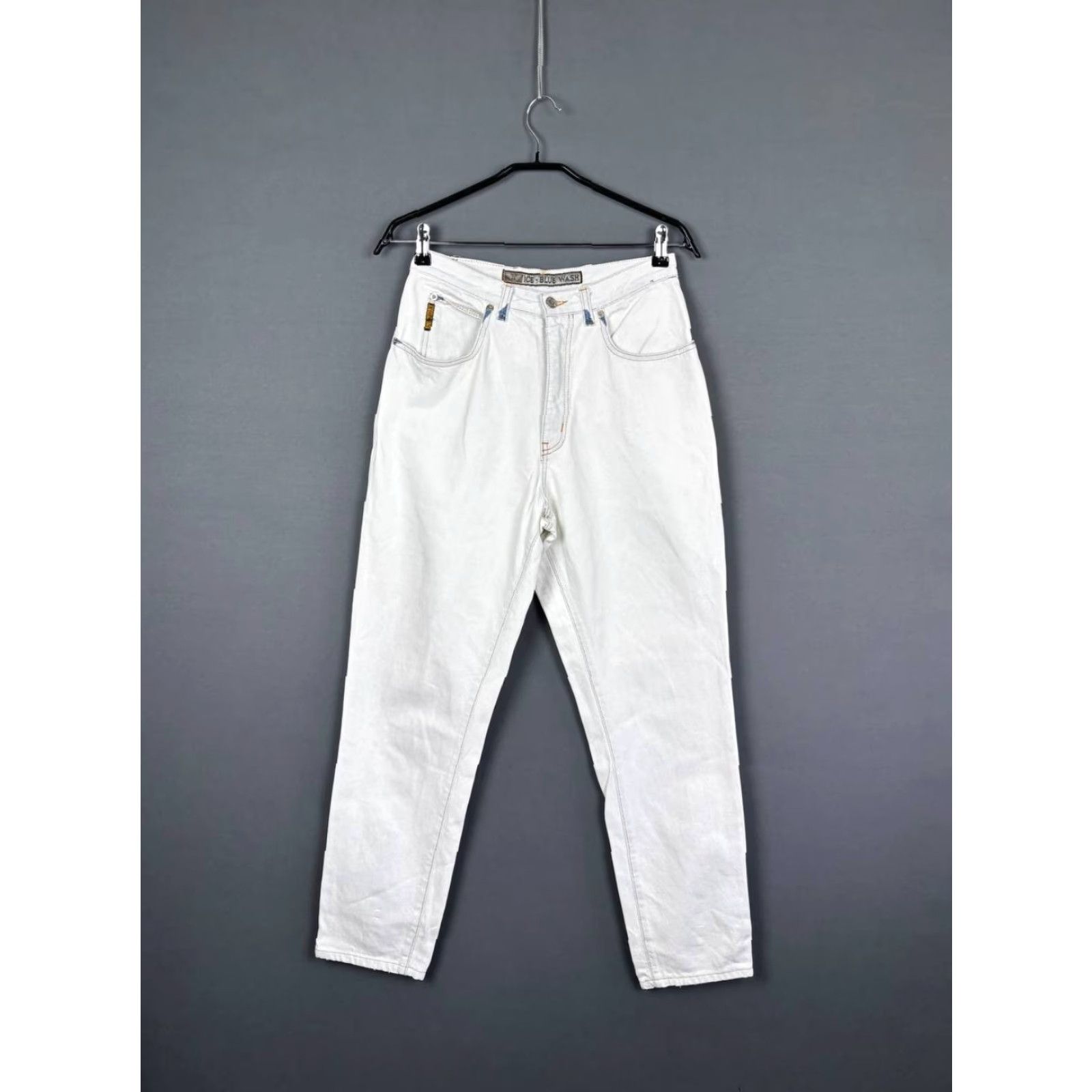 Vintage Armani Jeans Mens Jeans White Denim Straight Leg Button 32 Regular Waist 5-Pocket Cotton Denim jeans Mens Regular 32 White Size US 32 / EU 48 - 2 Thumbnail