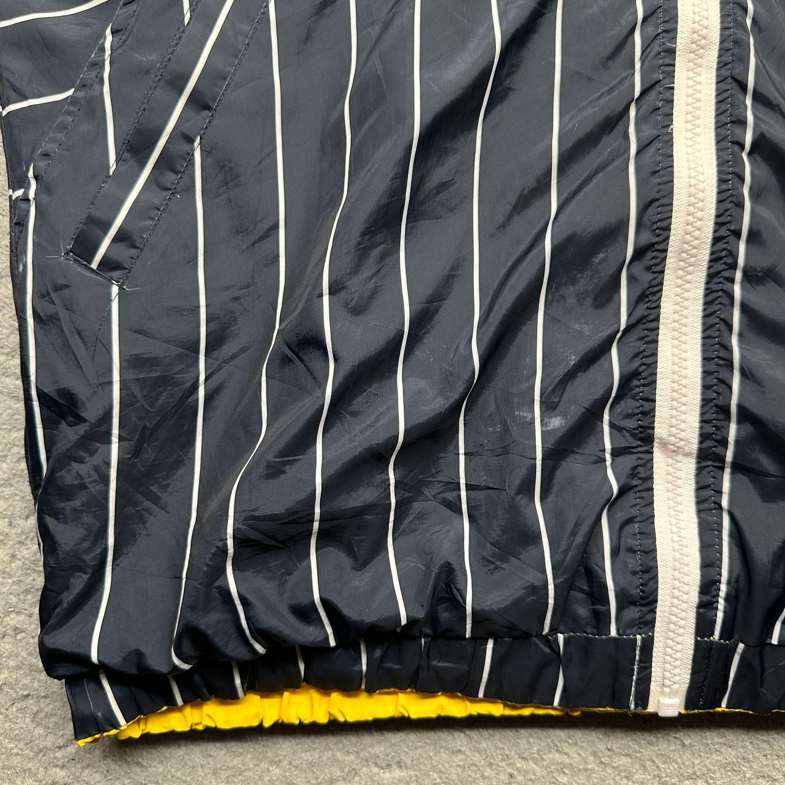 Karl Kani Karl Kani Reversible Pinstripe Windbreaker Jacket Men Medium Size US M / EU 48-50 / 2 - 11 Thumbnail