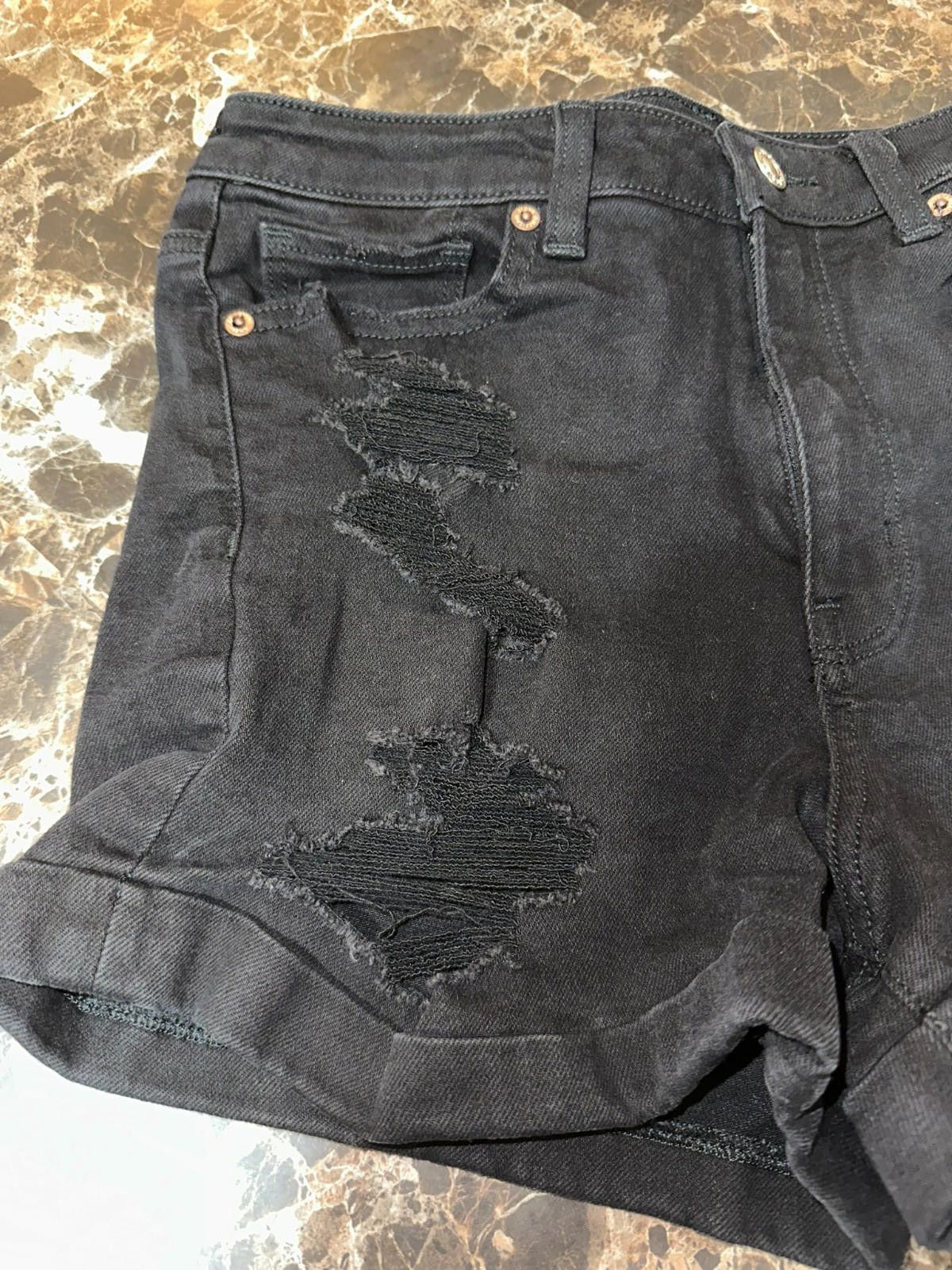 American Eagle Outfitters American Eagle Distressed Denim Shorts Size 4 Black Size 27" / US 4 / IT 40 - 3 Thumbnail