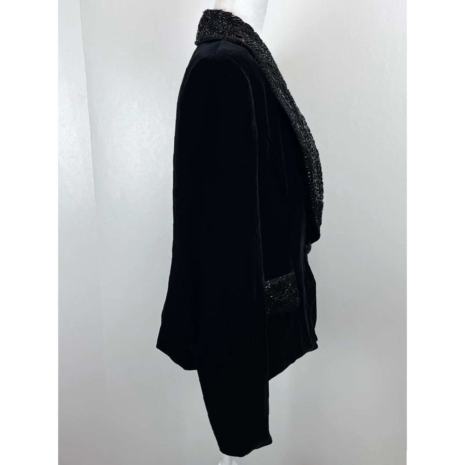 Vintage Victor Costa Women's Black Velvet Evening Blazer Jacket Size 14 Beaded Lapels Size XL / US 12-14 / IT 48-50 - 4 Thumbnail