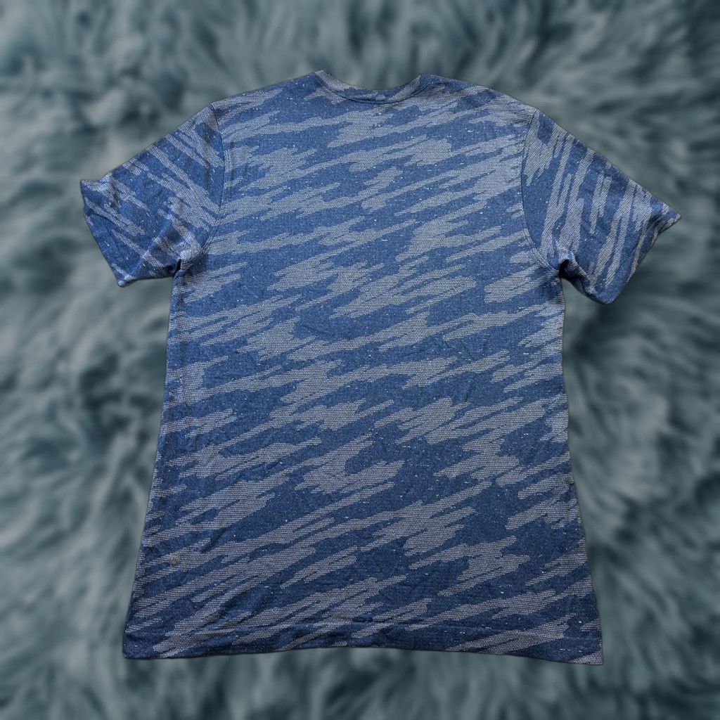 Lululemon Lululemon Shirt Medium Blue Camouflage Metal Vent Breathe Short Sleeve Gym Mens Size US M / EU 48-50 / 2 - 1 Thumbnail