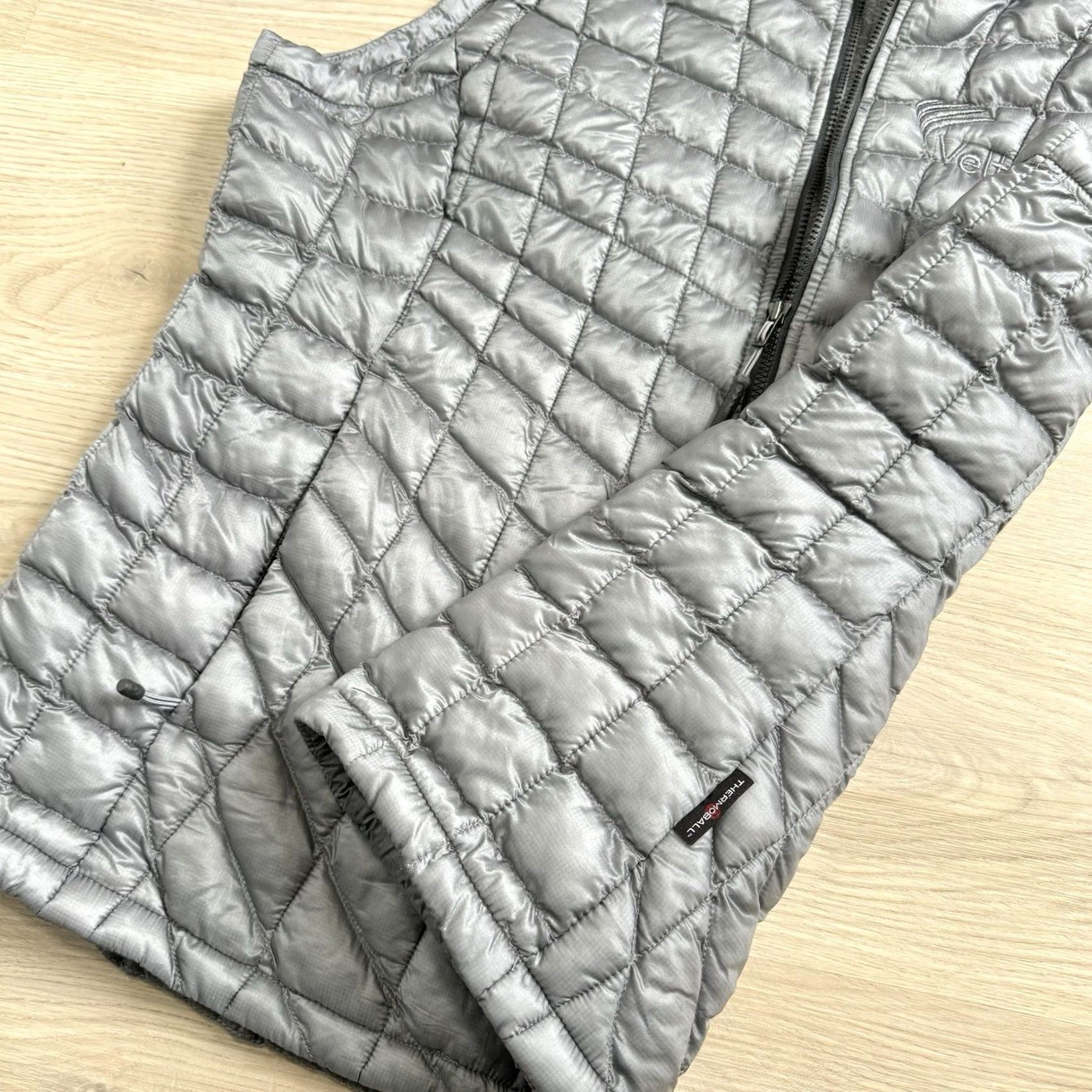 The North Face VINTAGE? The North Face Thermoball Vest Womens Size Large Trekker Gray Quilted Full Zip Size L / US 10 / IT 46 - 4 Thumbnail