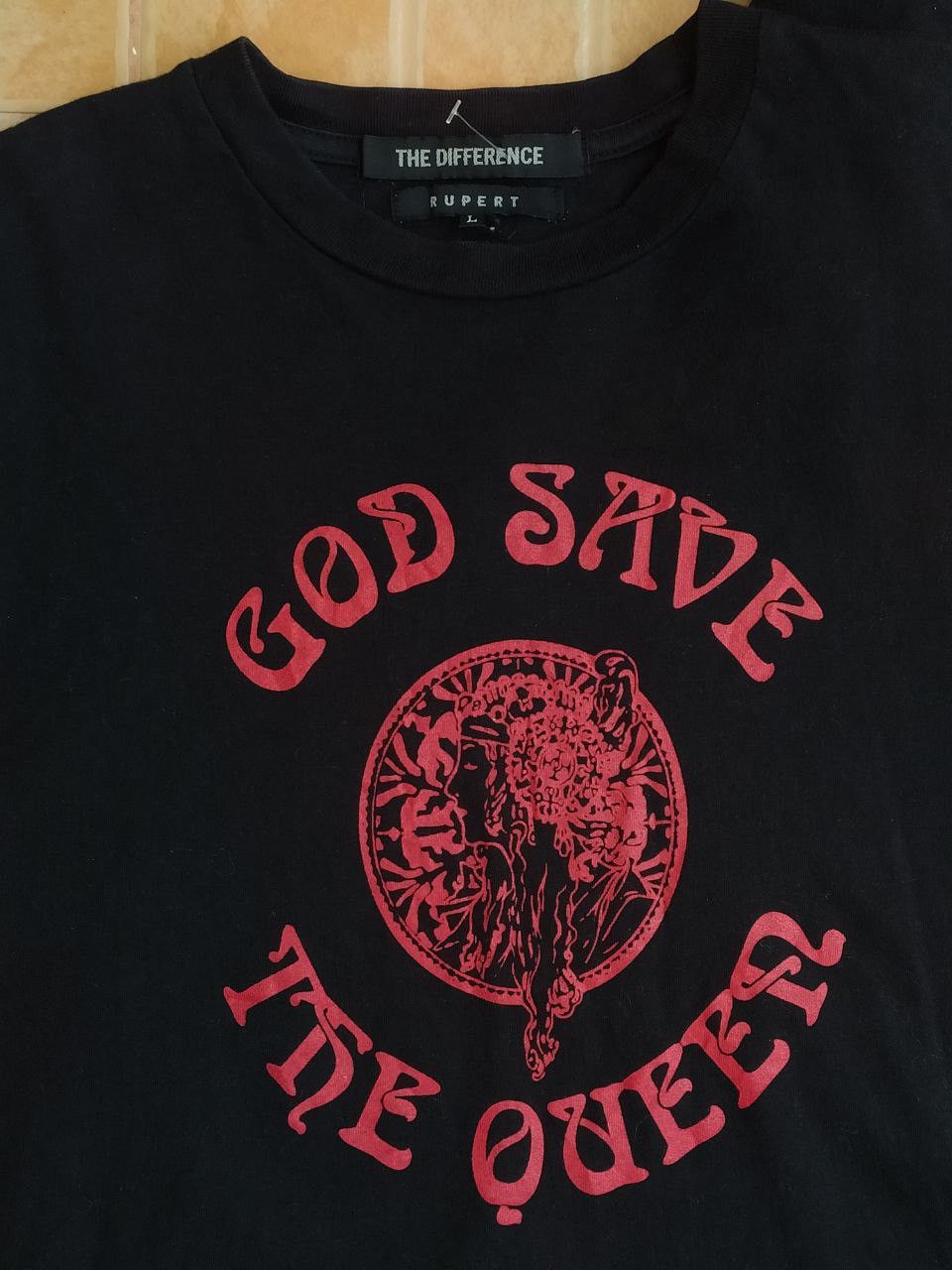 The Difference THE DIFFERENCE RUPERT GOD SAVE THE QUEEN LONGSLEEVE JUMPER Size US L / EU 52-54 / 3 - 1 Thumbnail