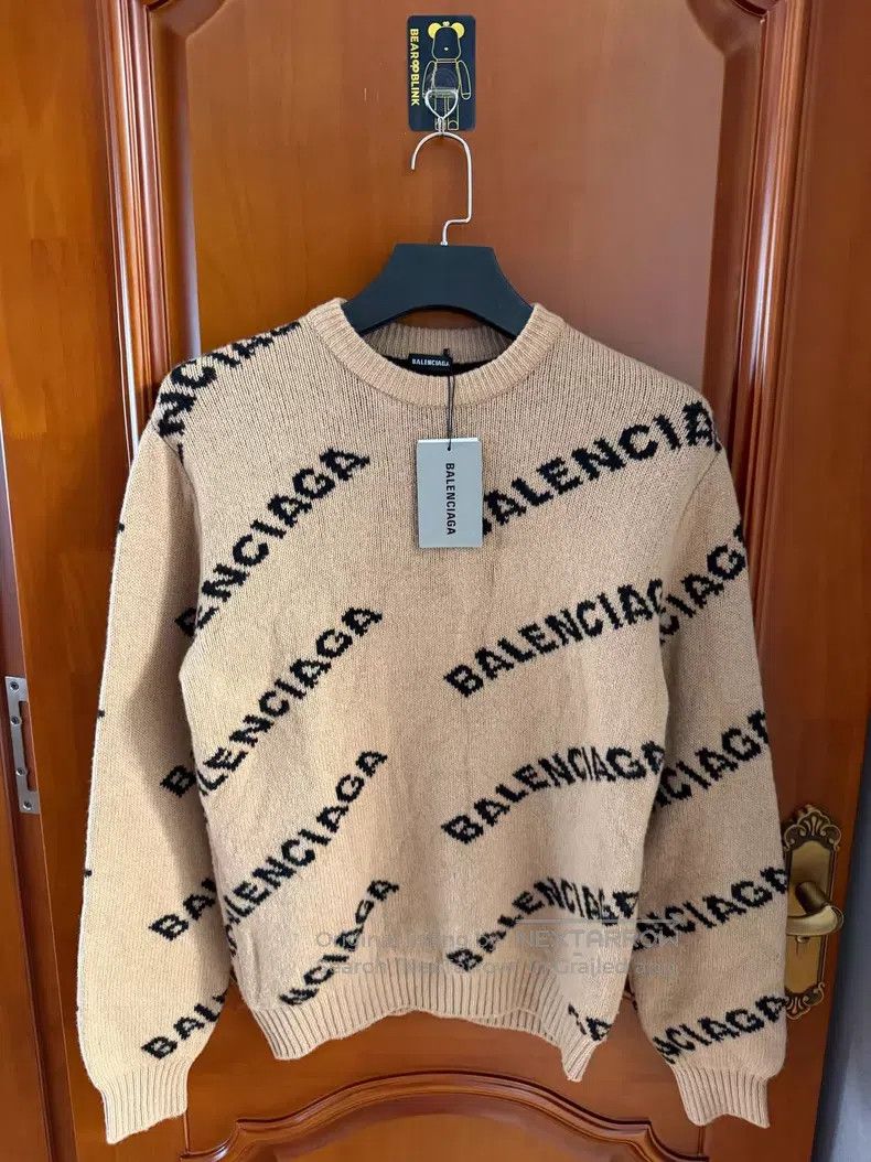 Balenciaga Balenciaga Full-print logo merino wool sweater Size US S / EU 44-46 / 1 - 1 Thumbnail