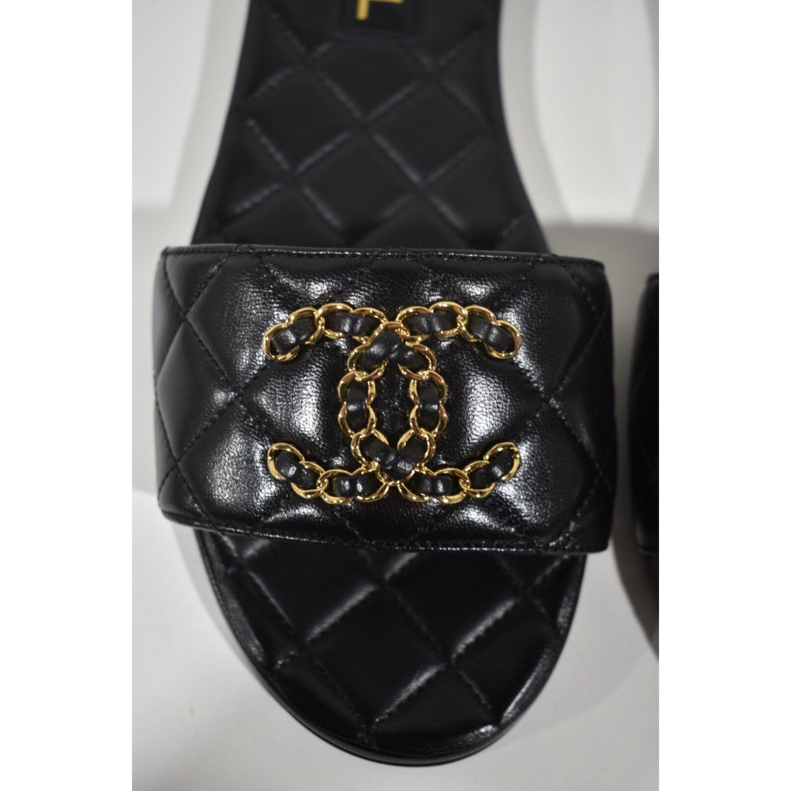 Chanel Chanel 23P Black Chain Gold CC Logo Quilted Mules Slide Size US 8 / IT 38 - 6 Thumbnail