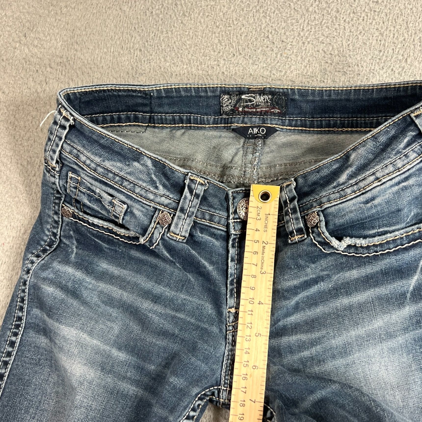 Silver Jeans Co. Silver Jeans Aiko Women's Capri Jeans Blue Stone Wash Low Rise 27 Size 27" / US 4 / IT 40 - 4 Thumbnail