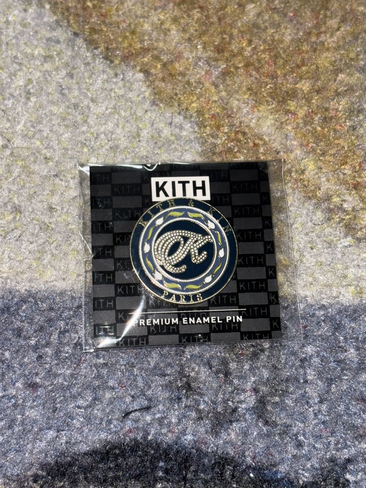 Kith Kith Paris Mosaic Logo Instore Exclusive Pin Size ONE SIZE - 1 Thumbnail